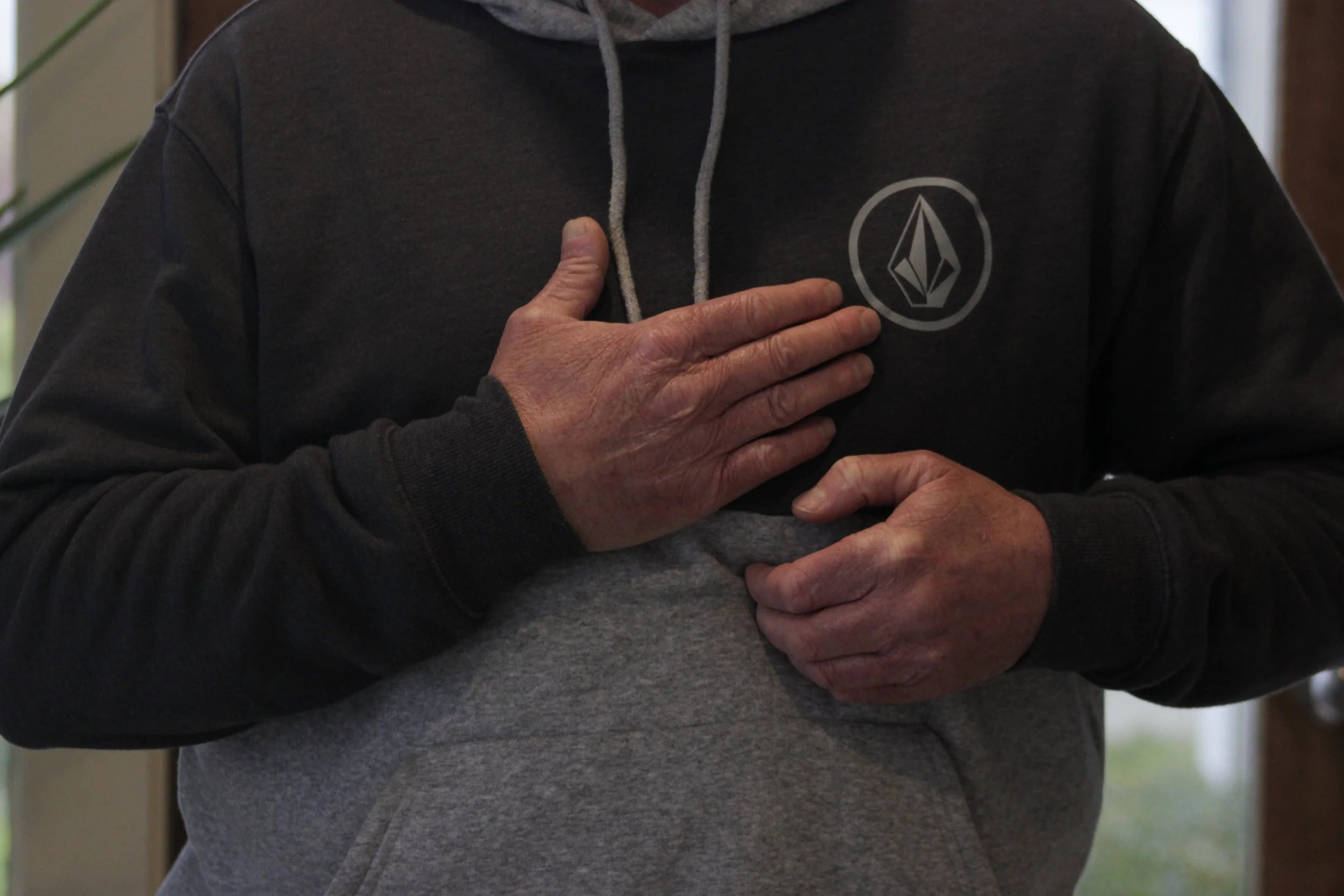 Harley guiding a client through traditional Māori energy work for stress relief, clarity, and spiritual alignment.