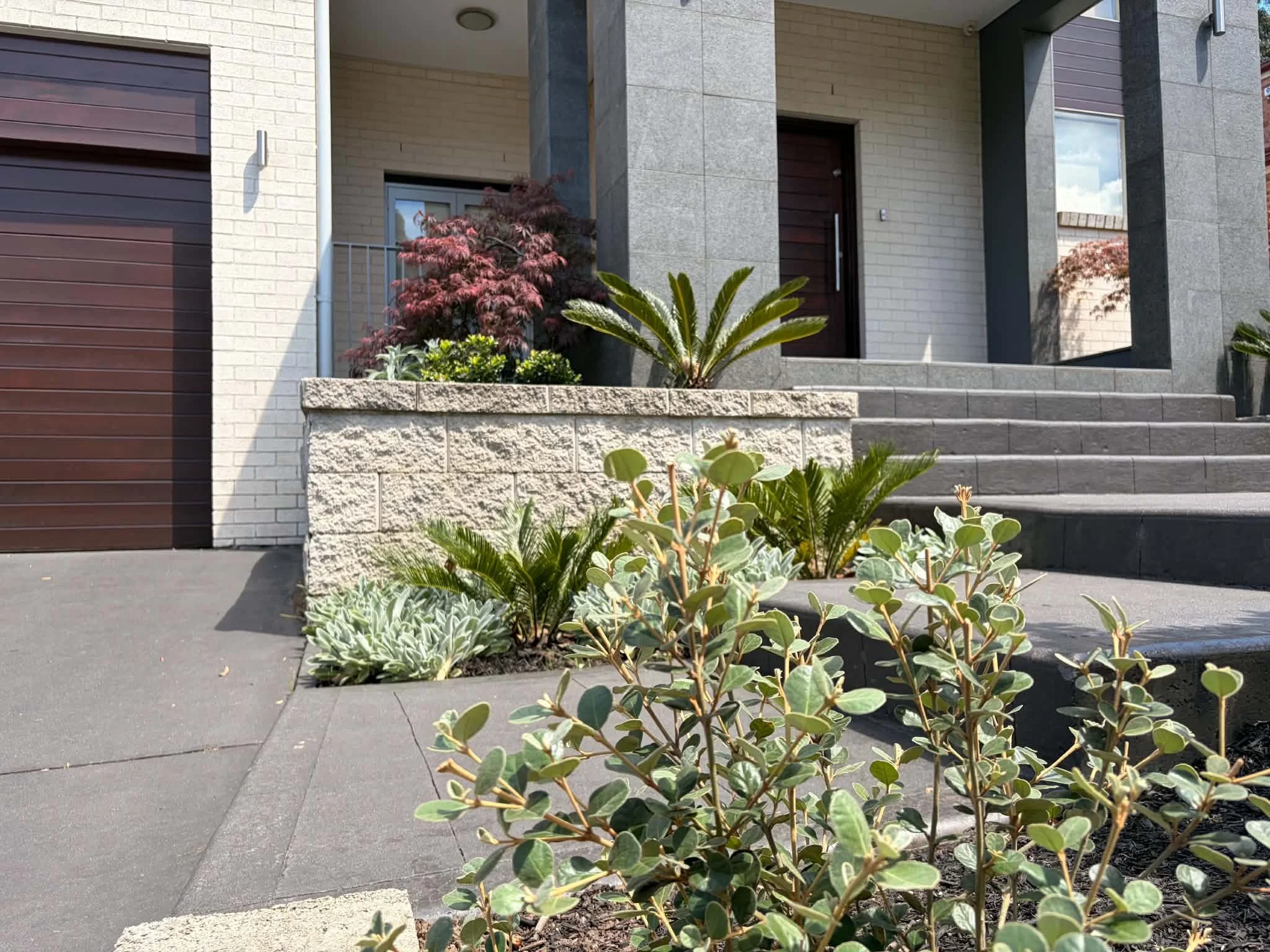 castle-hill-entry-garage-steps-bed.jpg