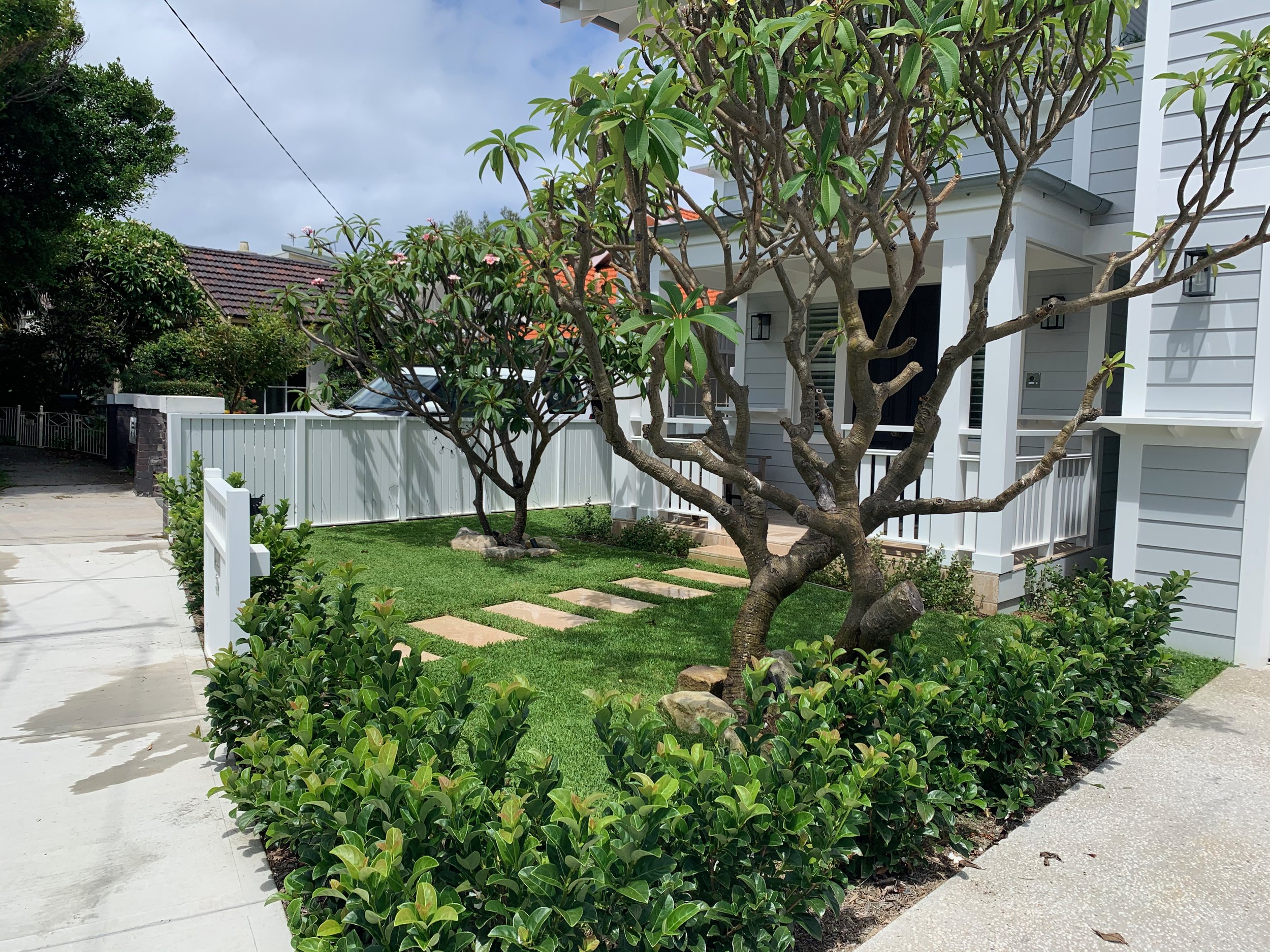 coogee-hamptons-front-garden.jpg