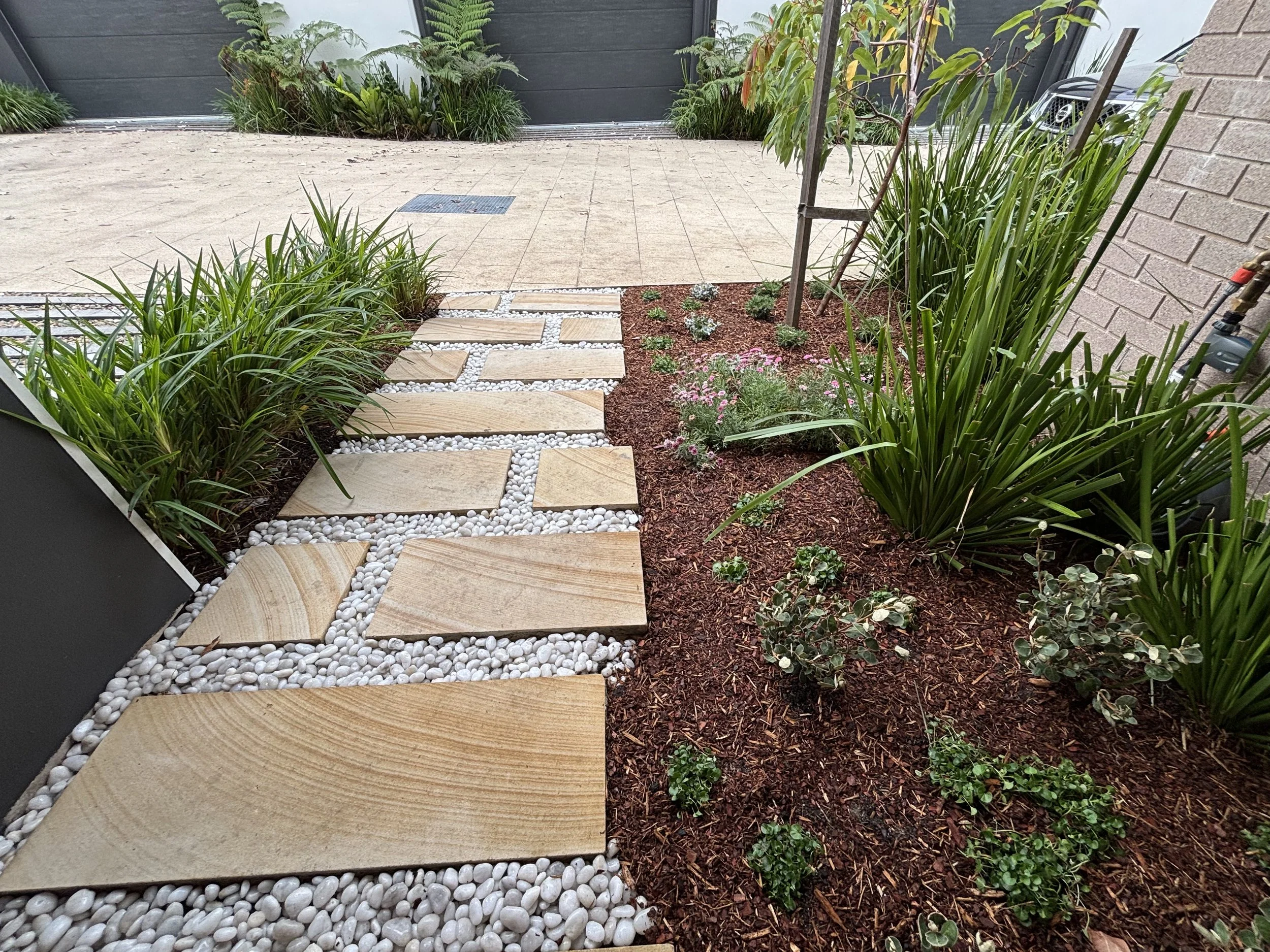 willoughby-path-bed-to-courtyard-after-oct2025.jpg