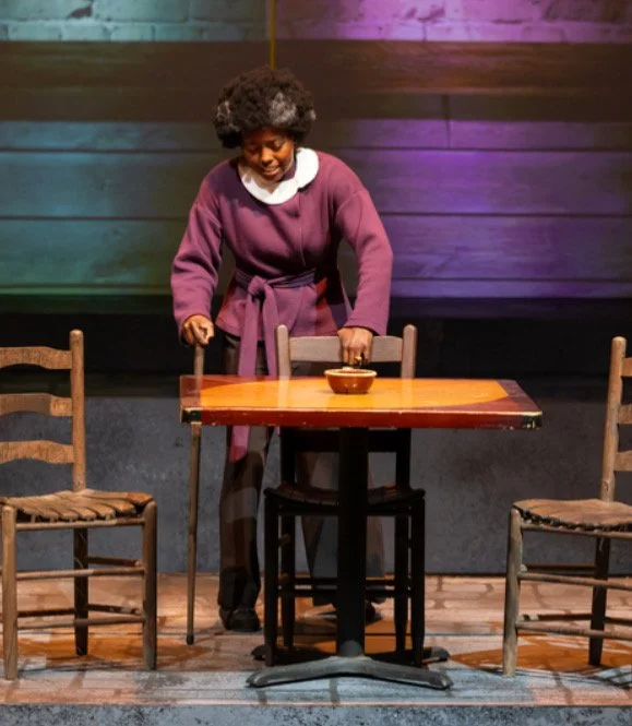 Donna from Wellesley Girl at Auburn University. Designer - Jennifer Salter