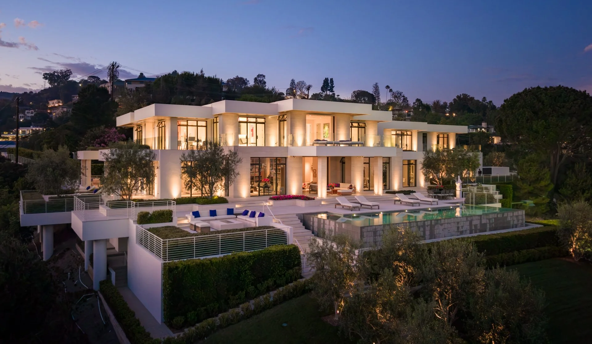 9966BeverlyGrove-mls-138.jpg