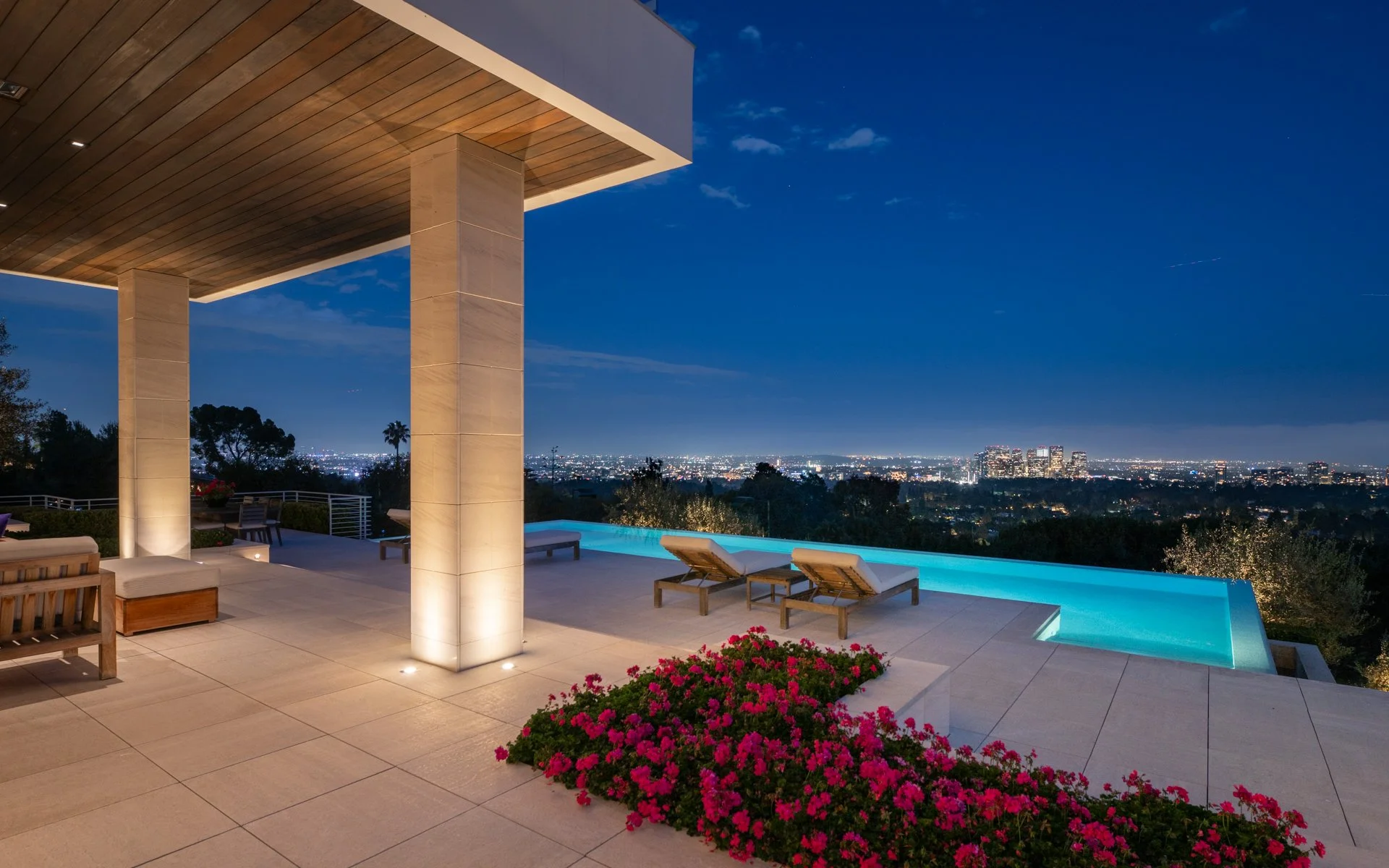 9966BeverlyGrove-mls-11.jpg