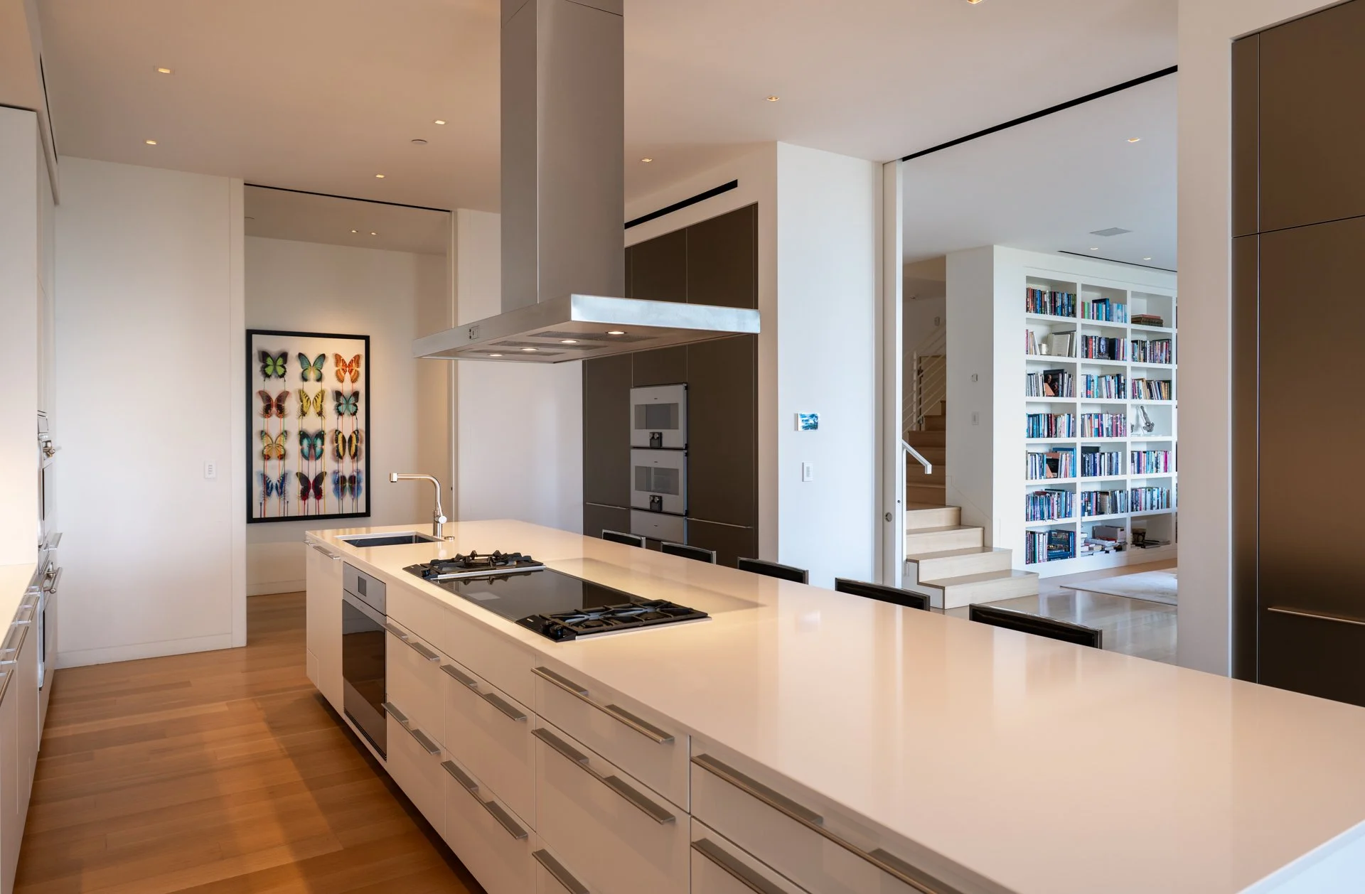 10Low:9966BeverlyGrove-mls-17.jpg