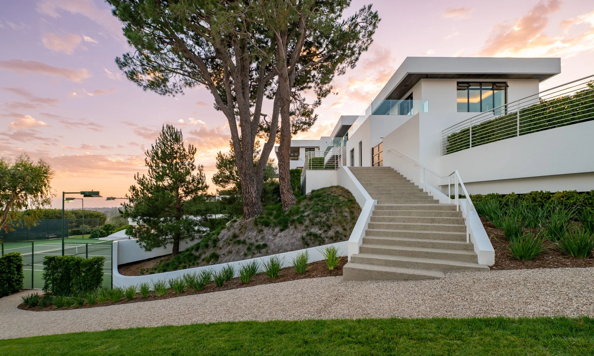 9966BeverlyGrove-mls-76.jpg