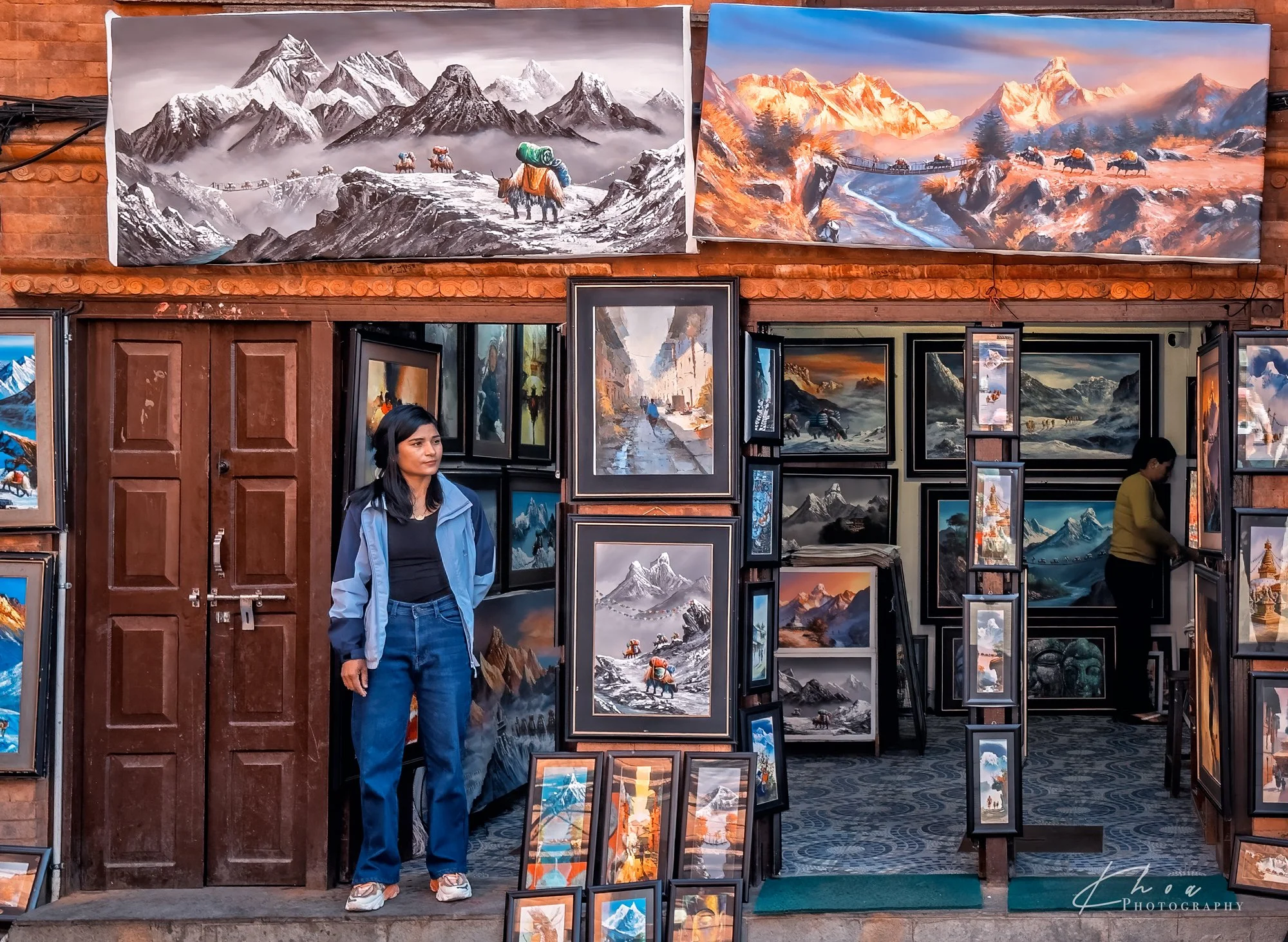 Waiting for customers at Swayambhunath Tempel, Kathmandu, Nepal
(Apple Iphone 15 Pro Max | 6.7 MM | F 1.8 | 1/350 S | ISO 64)