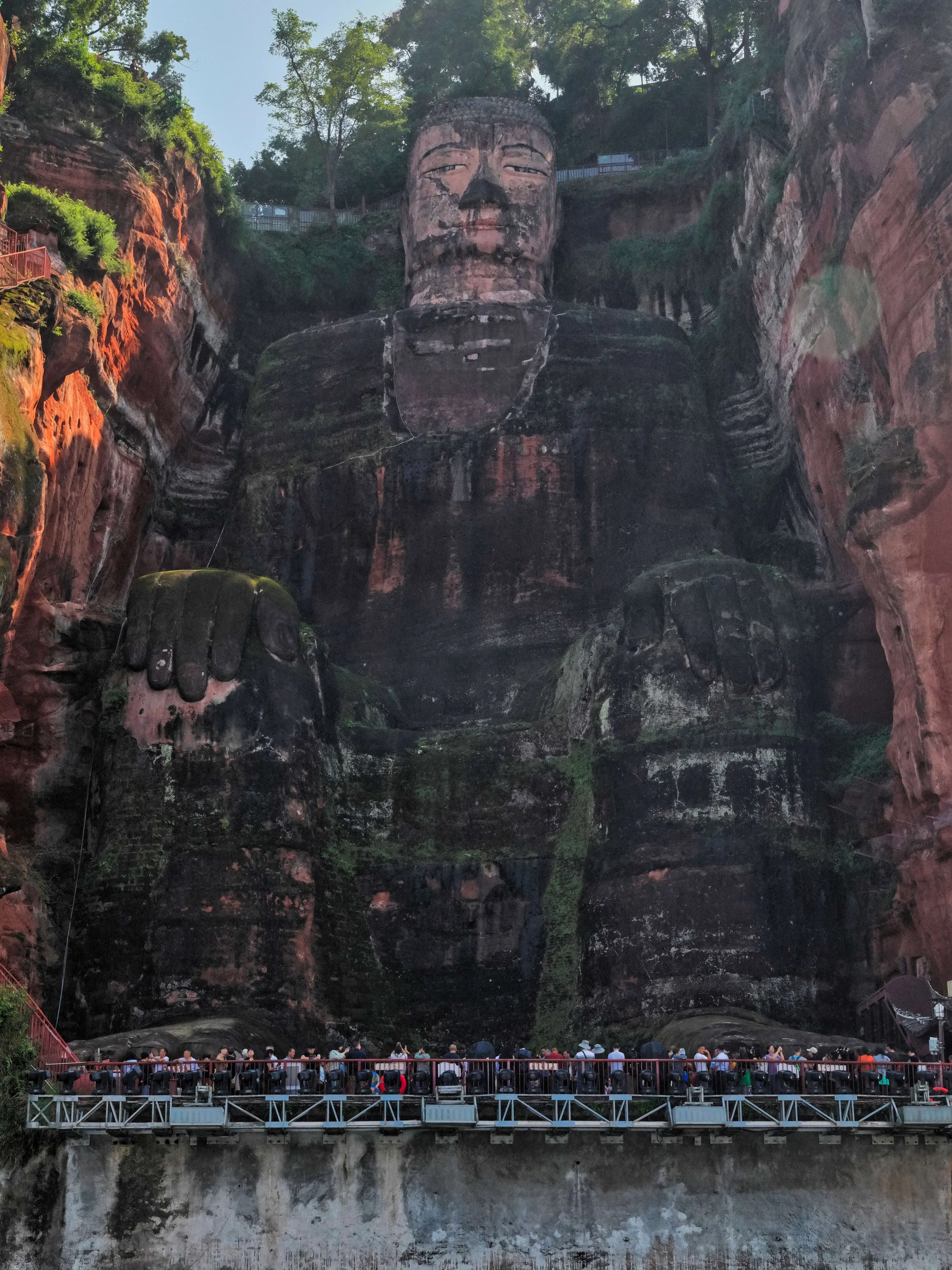 Giant Buddha, Leshan
(Hasselblad X2D II 100 C | 35 MM | F 18 | 1/40 S | ISO 3200)