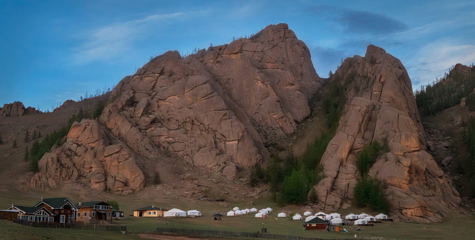 Buuveit Ger Camp
Gorkh-Terelj National Park, Mongolia