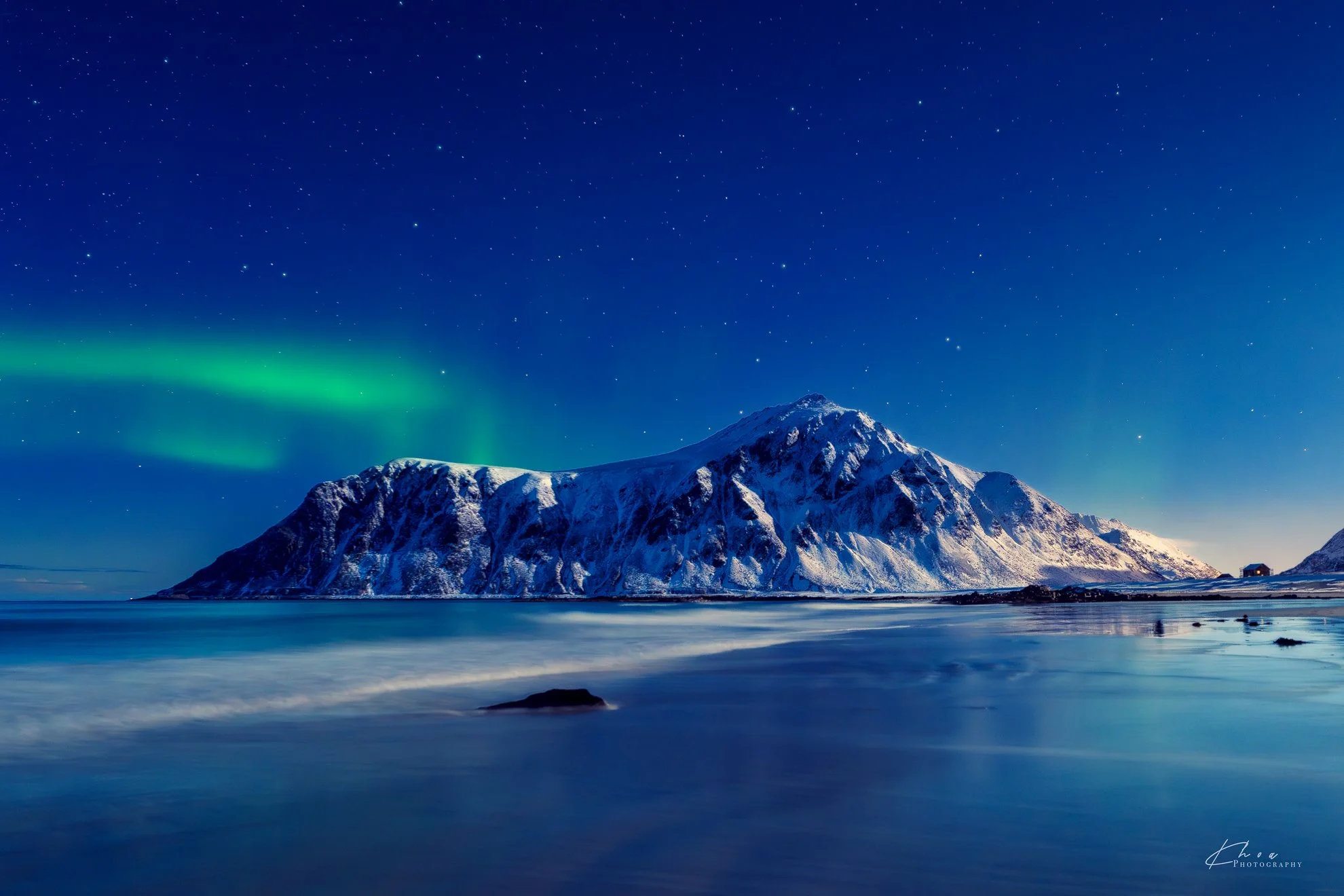 Brunstranda, Lofoten, Norway
_____________________________
f/2.8 - 5 s - ISO 3200
Sony A7RV
FE 16 - 35 F2.8 GM II @ 24 mm
_____________________________