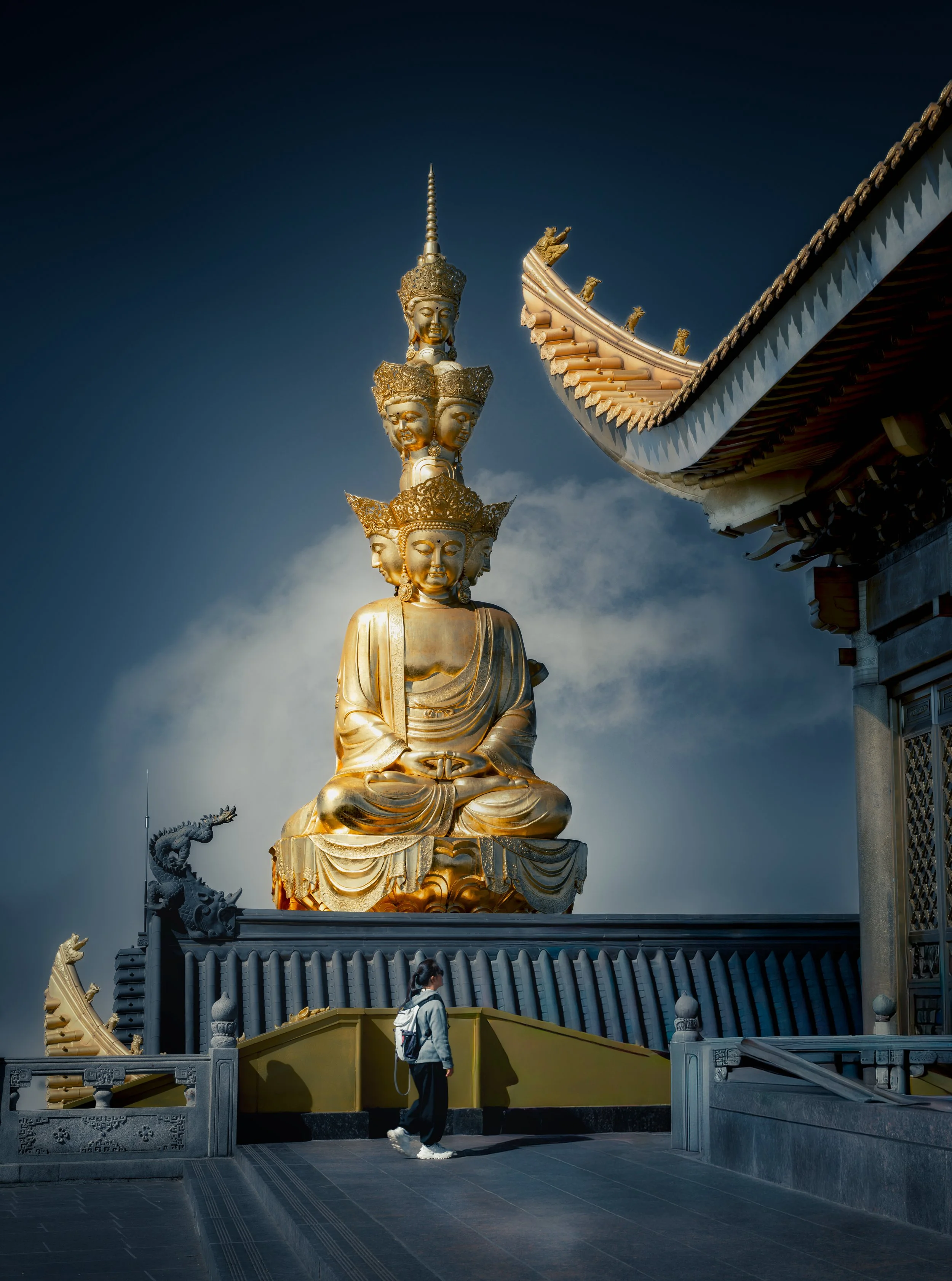 Bodhisattva Samantabhadra, Mount Emei´s Golden Summit
(Hasselblad X2D II 100 C | 60 MM | F 12 | 1/100 S | ISO 50)