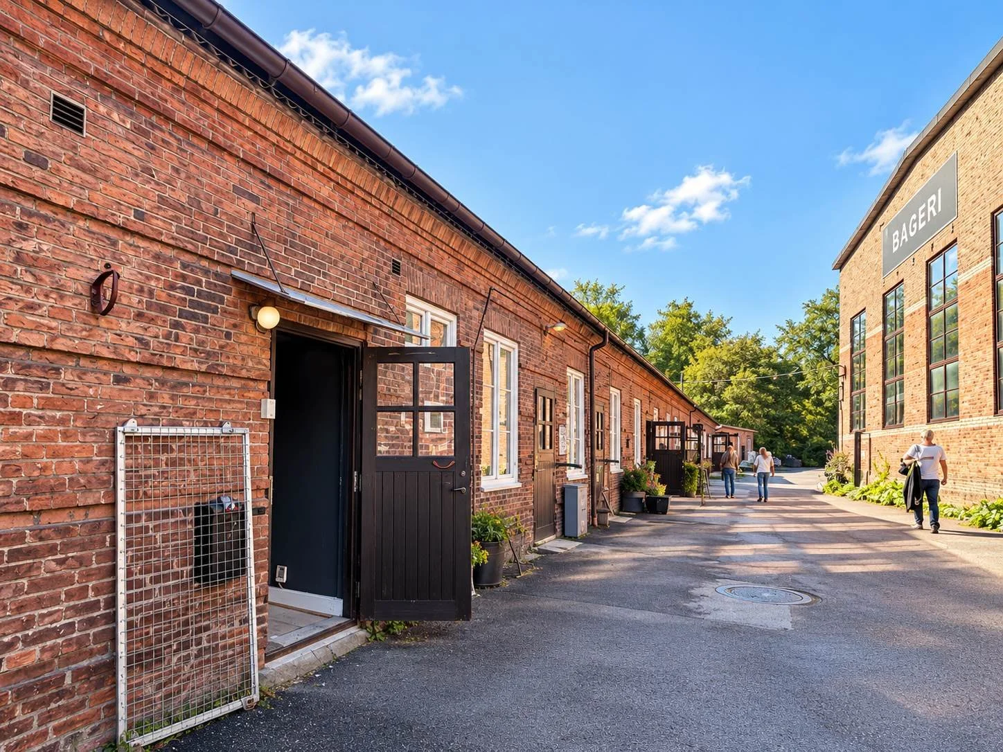 Jonsereds Fabriker med tegelbyggnader i fabriksområdet där Walting Design flyttar in.