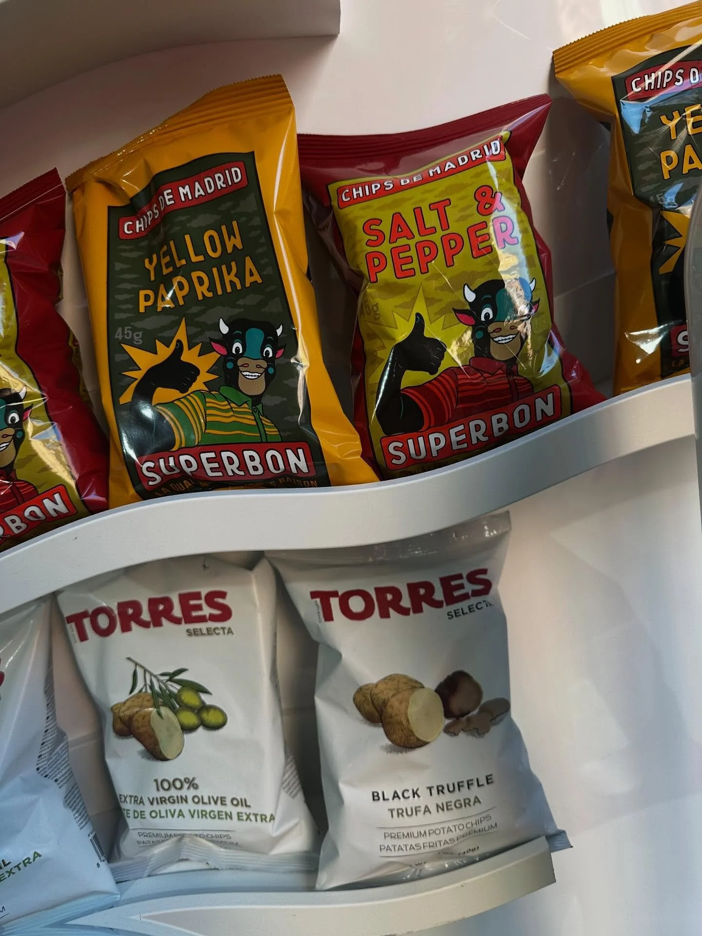 Not your average crisps… we’ve gone premium 😏 Superbon yellow paprika or Torres black truffle — what’s your vibe? 
#PremiumCrisps #GourmetSnacking #SnackUpgrade #JungleRoast #WestminsterEats #VictoriaLondon #LondonCoffee #L