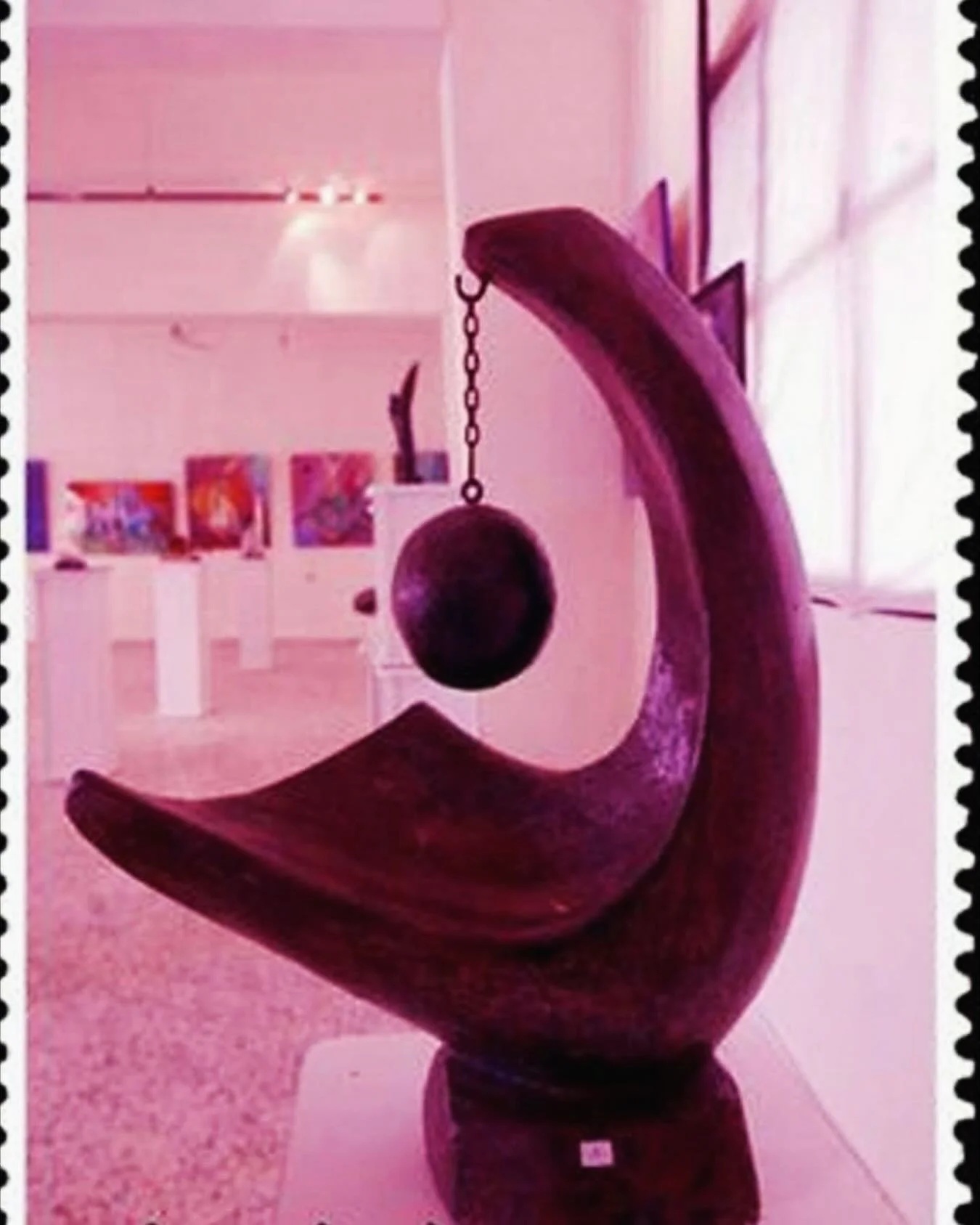 #lebanonart 

  نون الأمومة

تحية صباحية صوفية 

دائرة وحدة الوجود
  في فضاء الخط المنحني الحنون

 #motherhood &ldquo; نون الأمومة&rdquo; بمادة الفيبرغلاس