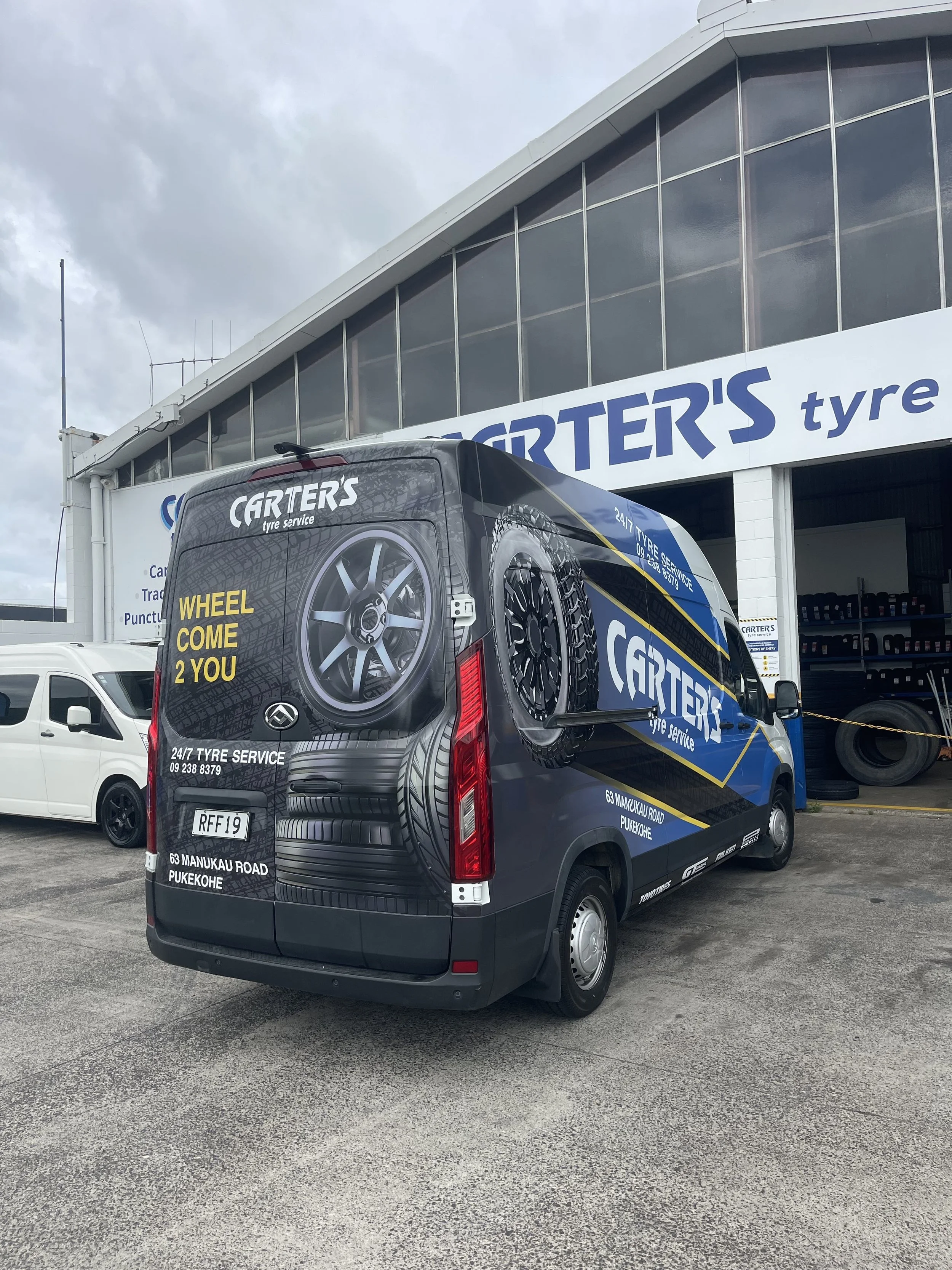 Carters Tyre Service onsite van 