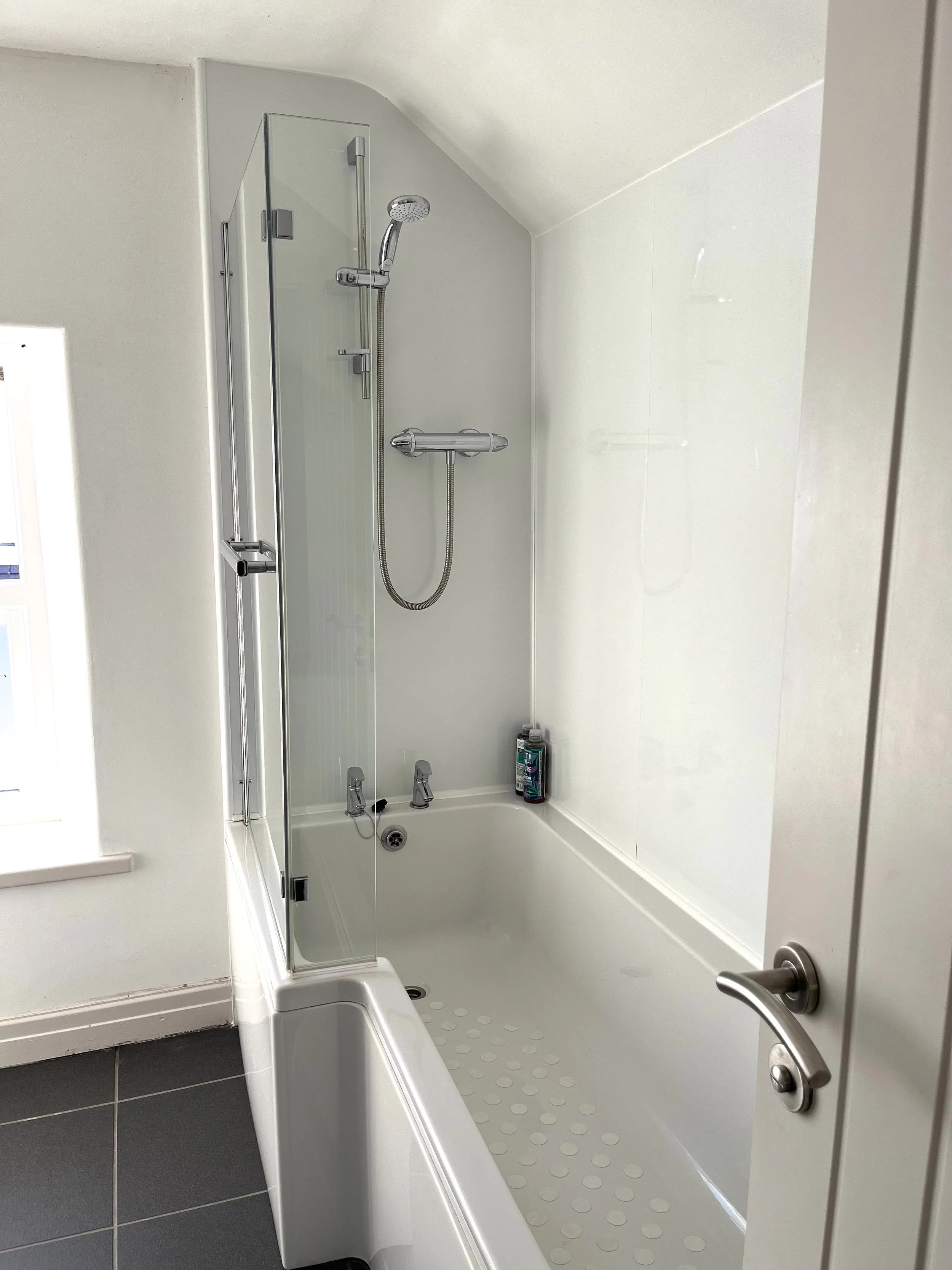 Bathroom in Don Gwydion