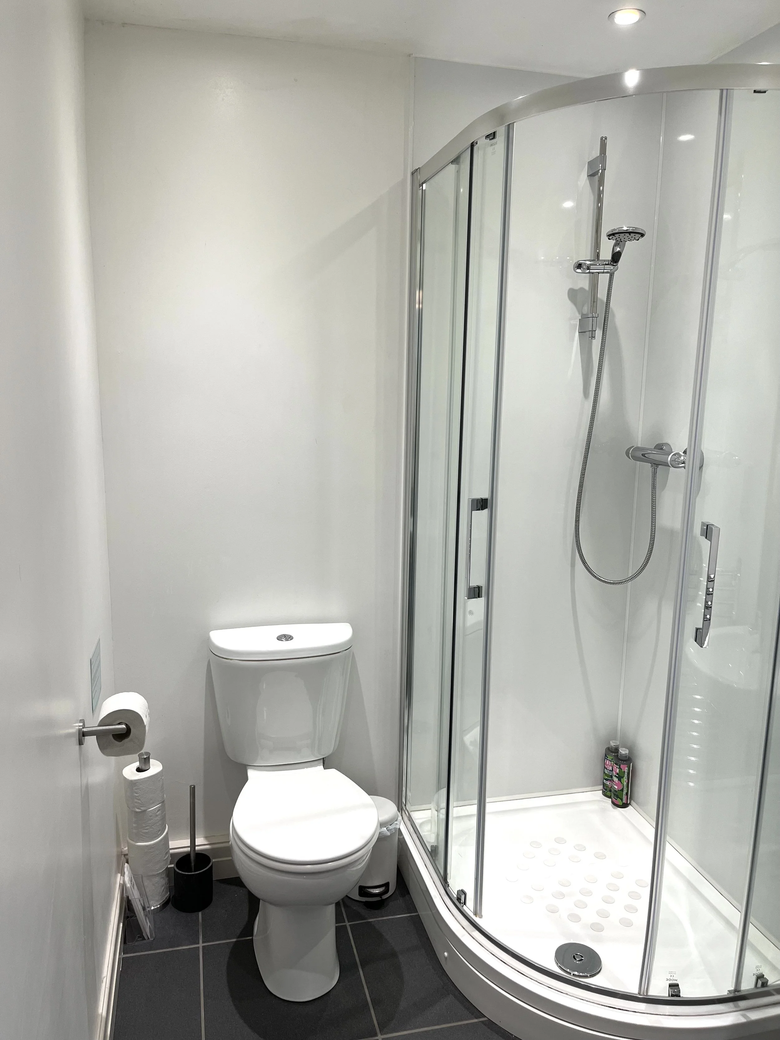 Bathroom in Don Gwydion