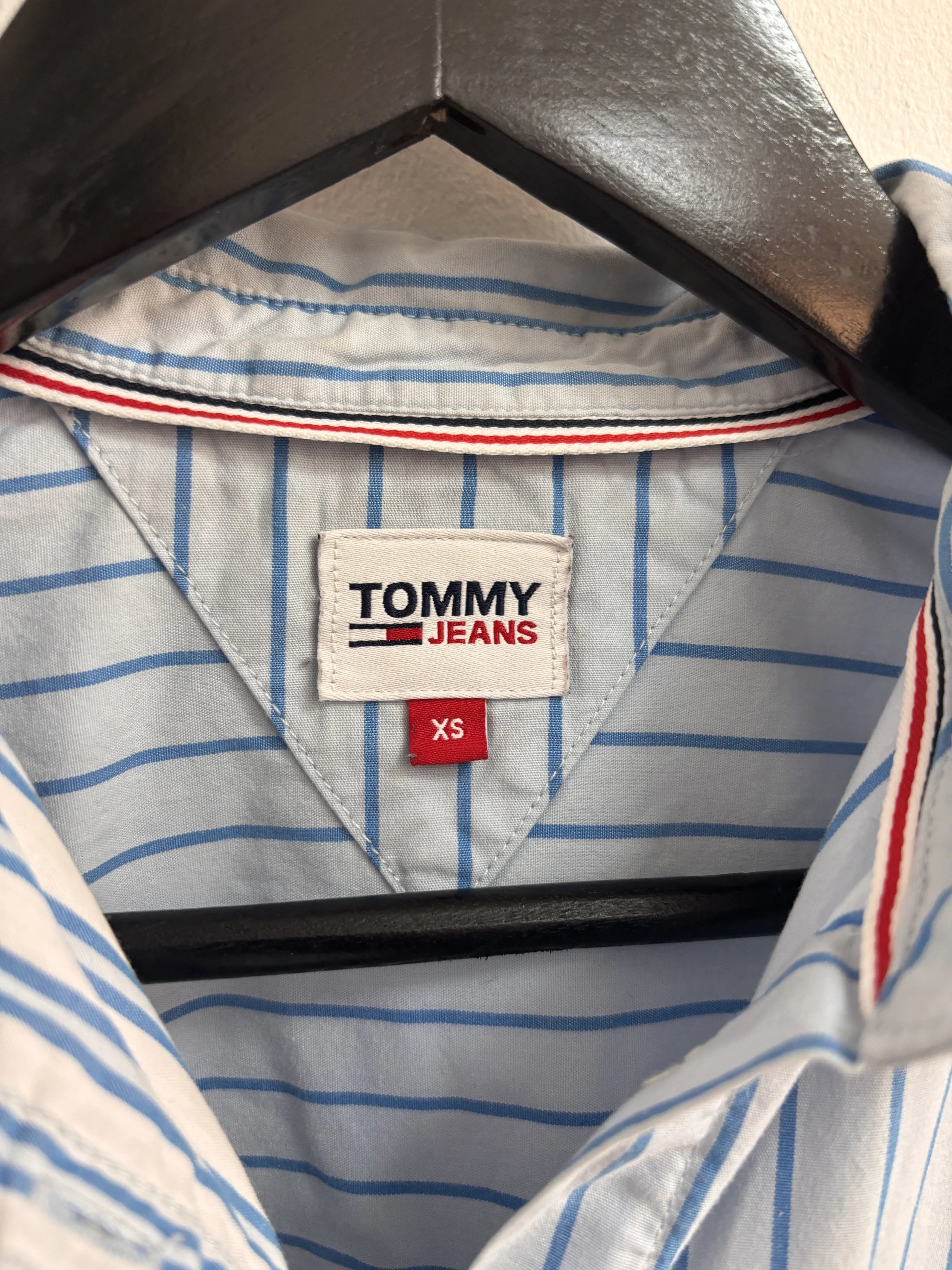 Tommy Hilfiger logo collar label close-up