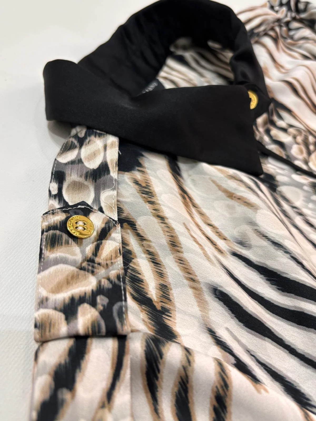 Merciano by Guess black contrast collar and neckline detail