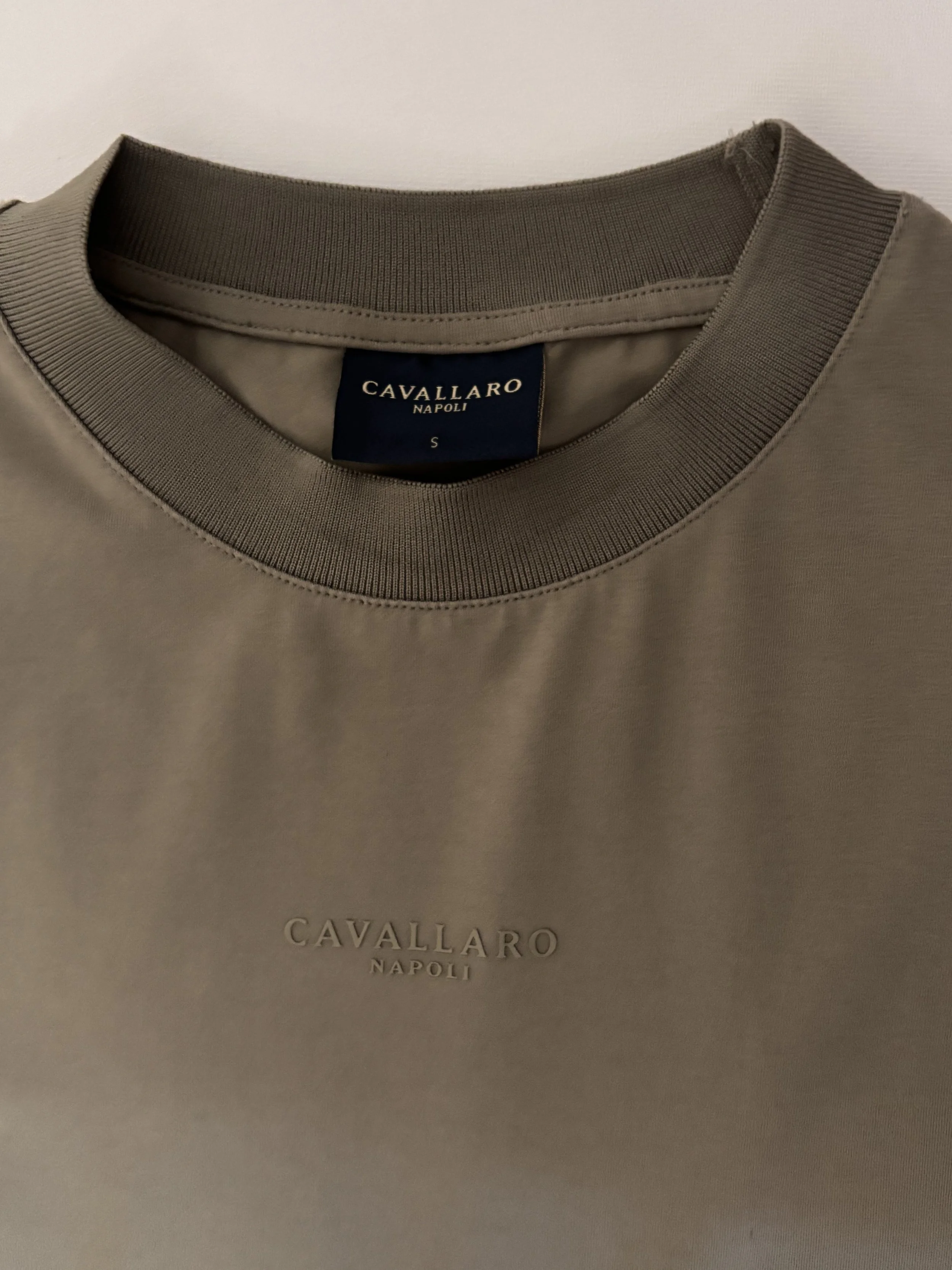 Cavallaro Napoli neck label detail olive green t-shirt size and branding tag