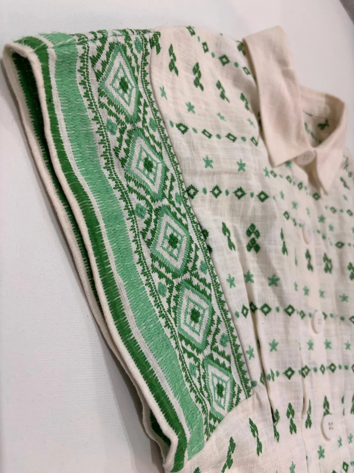 Maje white green embroidered ramie dress sleeve detail with geometric pattern