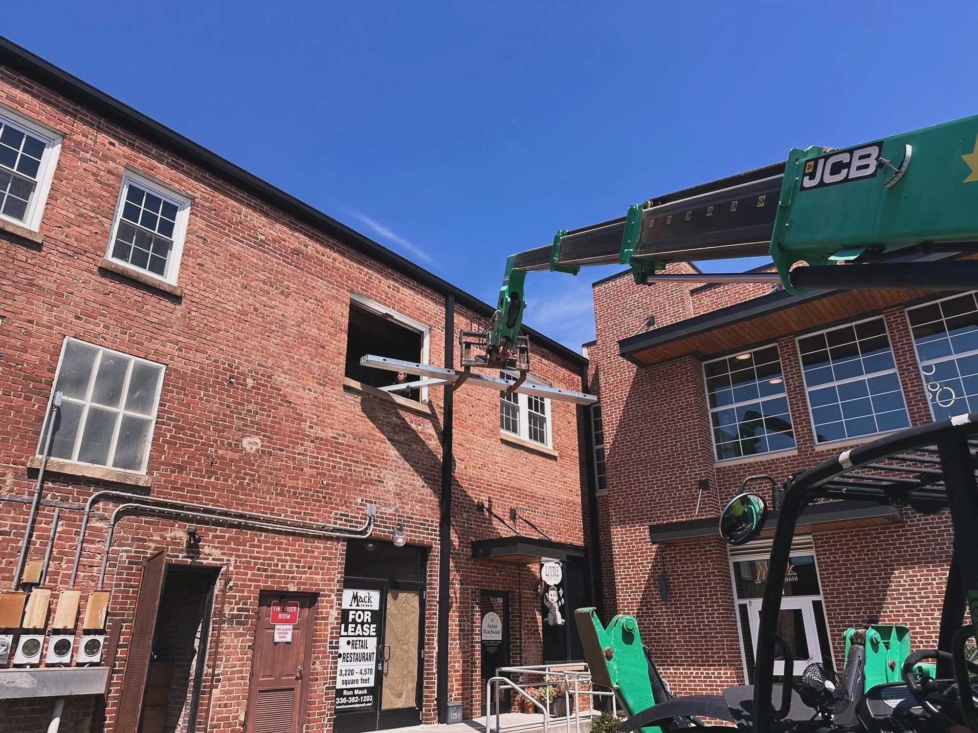 When the windows double as a loading dock, you know it&rsquo;s a real renovation. 🏗️

Getting materials into a 100+ year old building takes a little creativity. This is what progress looks like behind the scenes.

Future facial room. Currently: dryw