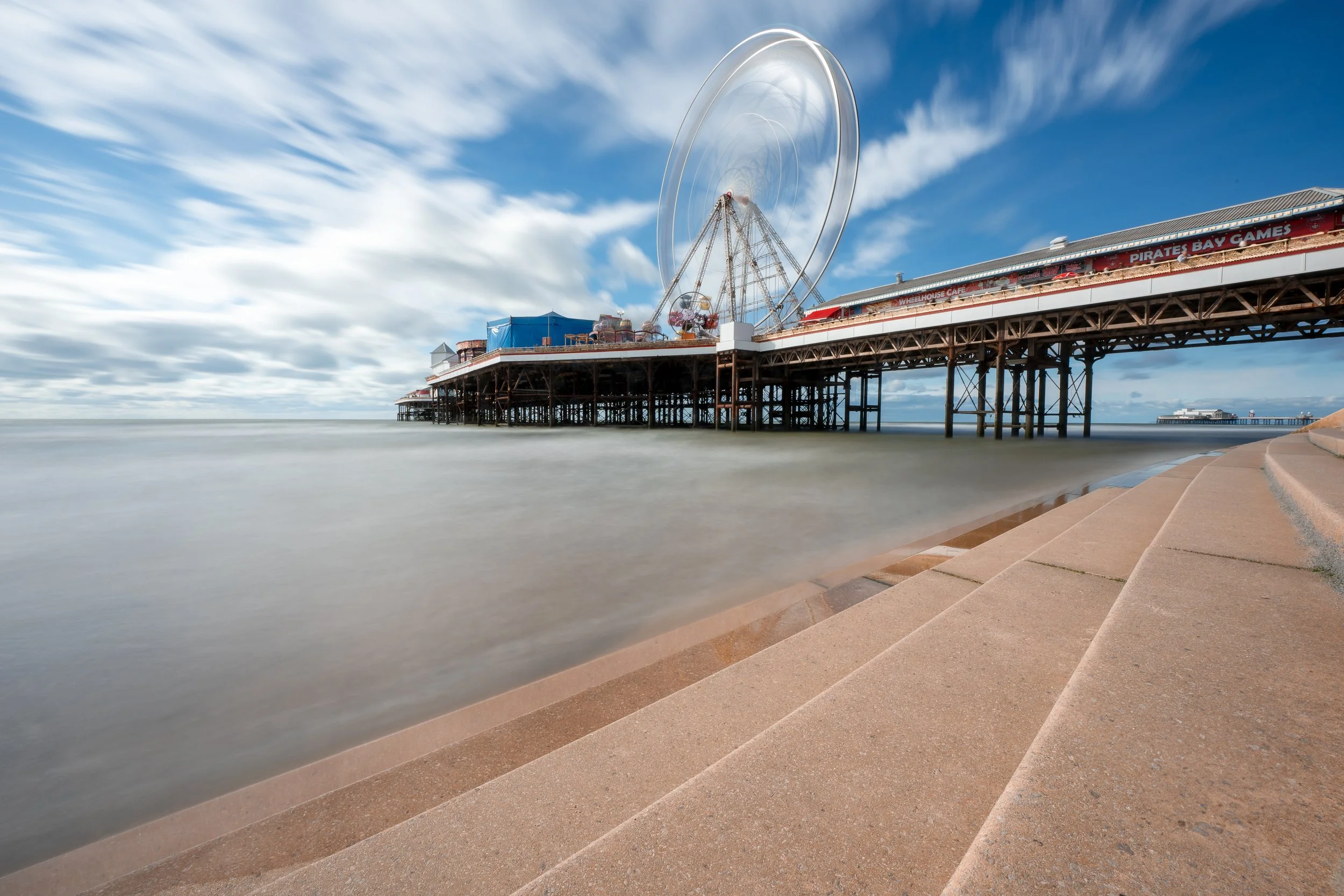 Central Pier - Blackpool.jpg