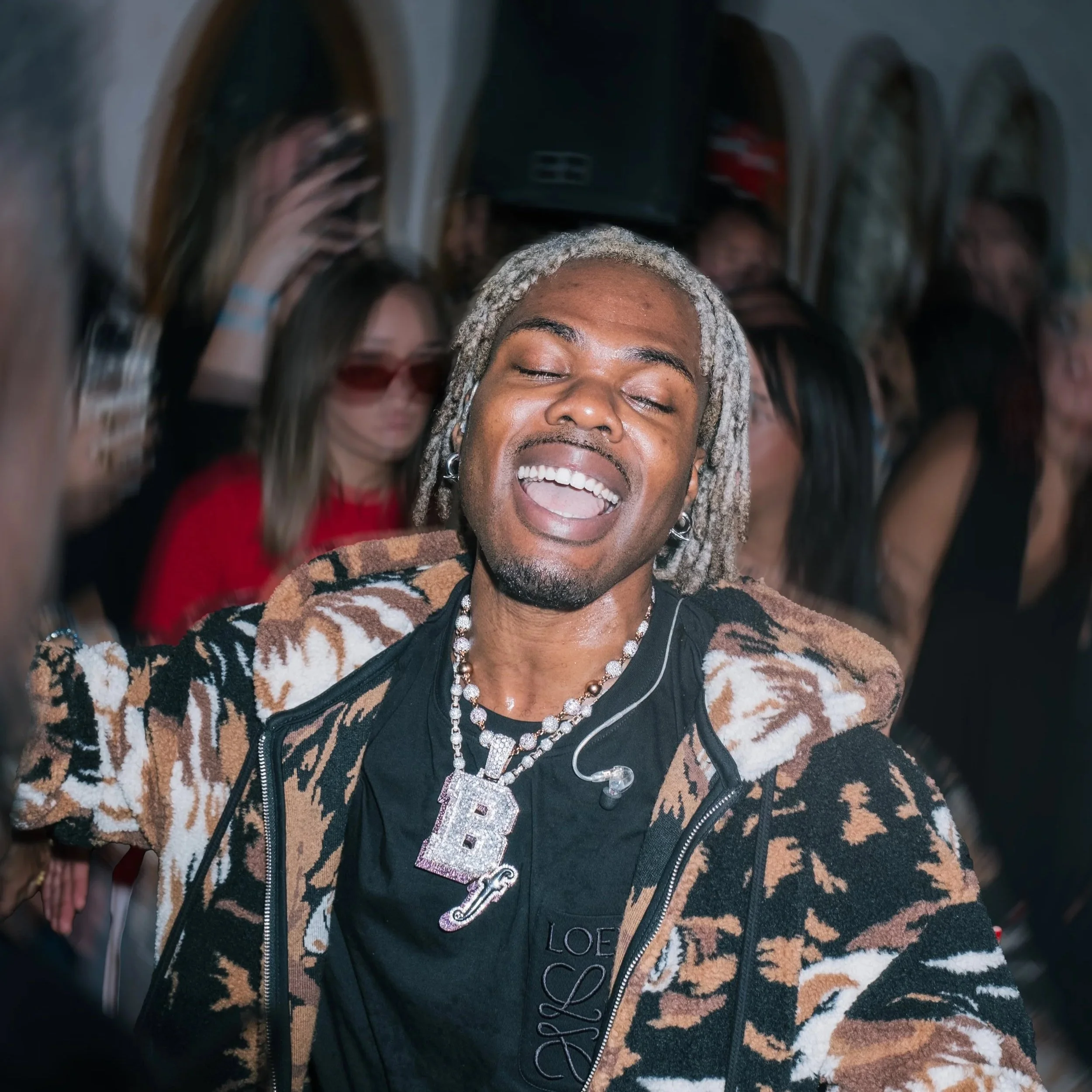 CKay - Emotions / LIVE