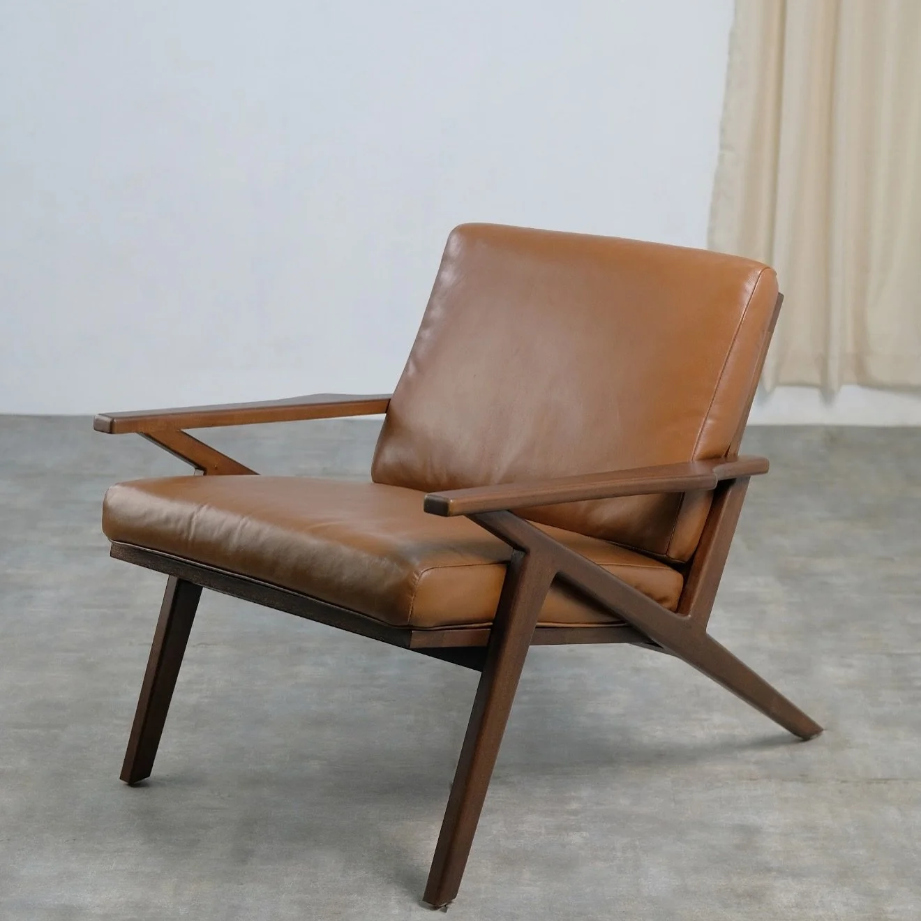 El sill&oacute;n Harry es mucho m&aacute;s que una pieza de mobiliario: es una declaraci&oacute;n de estilo. 

Dise&ntilde;o, confort y artesan&iacute;a en su m&aacute;xima expresi&oacute;n.
⠀
#sillonHarry #dise&ntilde;ointerior #mueblesconalma #midc