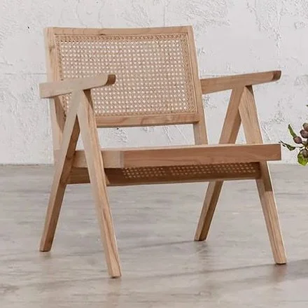 Simplicidad.

Esta silla est&aacute; fabricada en madera de teca y tejida a mano con rejilla natural, una combinaci&oacute;n que aporta calidez, ligereza y un estilo atemporal.
 
#kadekliving #silla