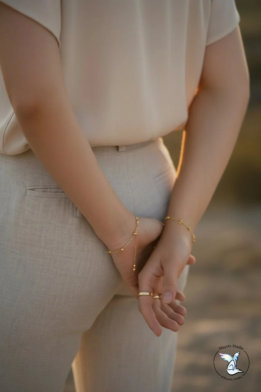 ✨ Golden in Motion

Designed as an extension of the hand —
fluid, intentional, and quietly striking.

Golden in Motion was created to move with you,
to catch light through gesture,
and to feel as delicate as it looks.

Handcrafted by Mayrts Studio.

