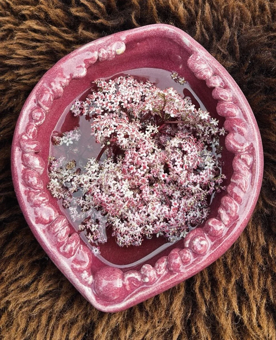 ❤️&zwj;🔥🌀❤️&zwj;🔥🌀❤️&zwj;🔥Yoni Bliss ❤️&zwj;🔥🌀❤️&zwj;🔥🌀❤️&zwj;🔥

A sacred vessel honouring the beauty, softness and wisdom of the feminine.
Yoni Bliss is an invitation to reconnect with the body as a place of pleasure, presence and deep rem