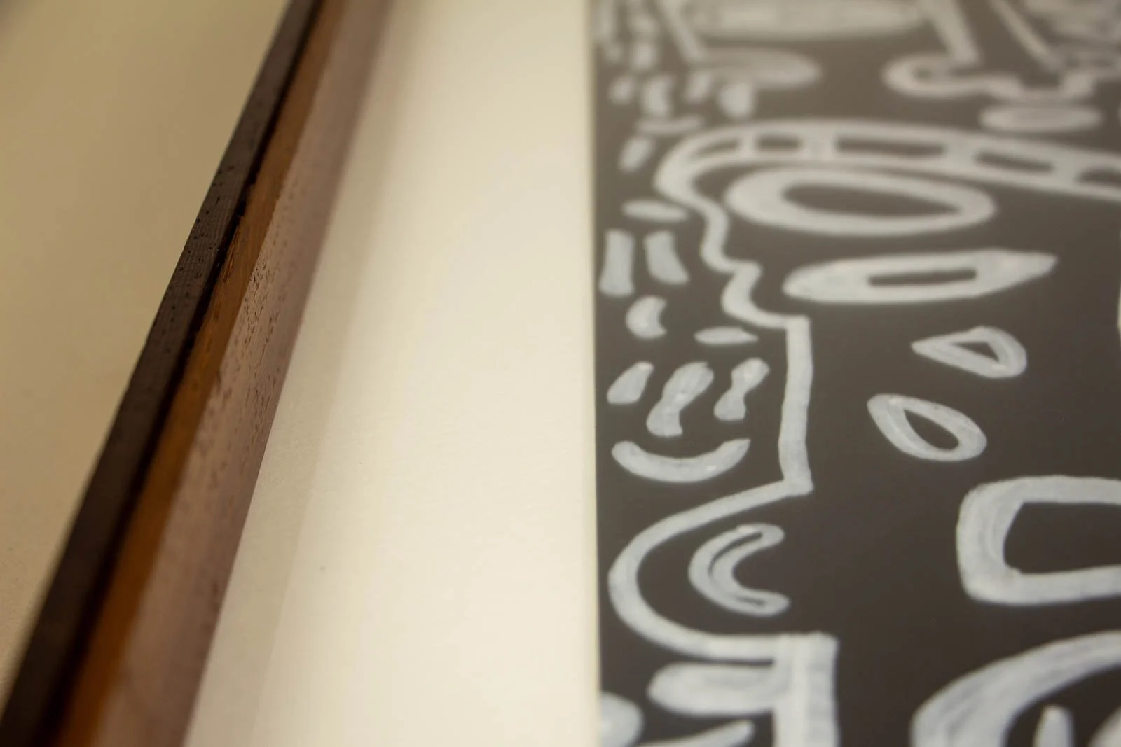 Metamorphic Entwining 001 frame: top edge above the drawing with even shadow gap around the passe partout