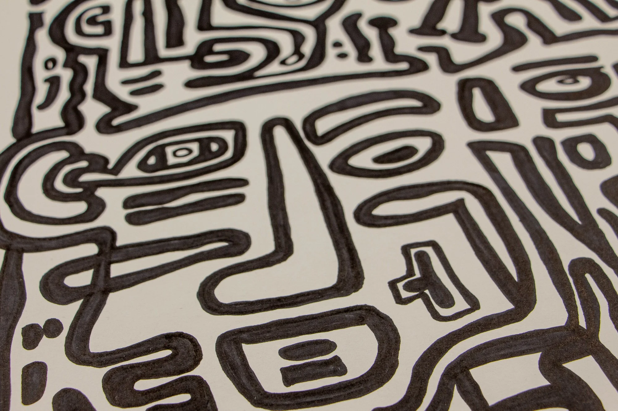 Veiled Alchemist 004 detail: close-up of a broad, frontal face with heavy brows and a centered mouth, surrounded by layered black contour lines that intensify the work’s inward, watchful atmosphere.