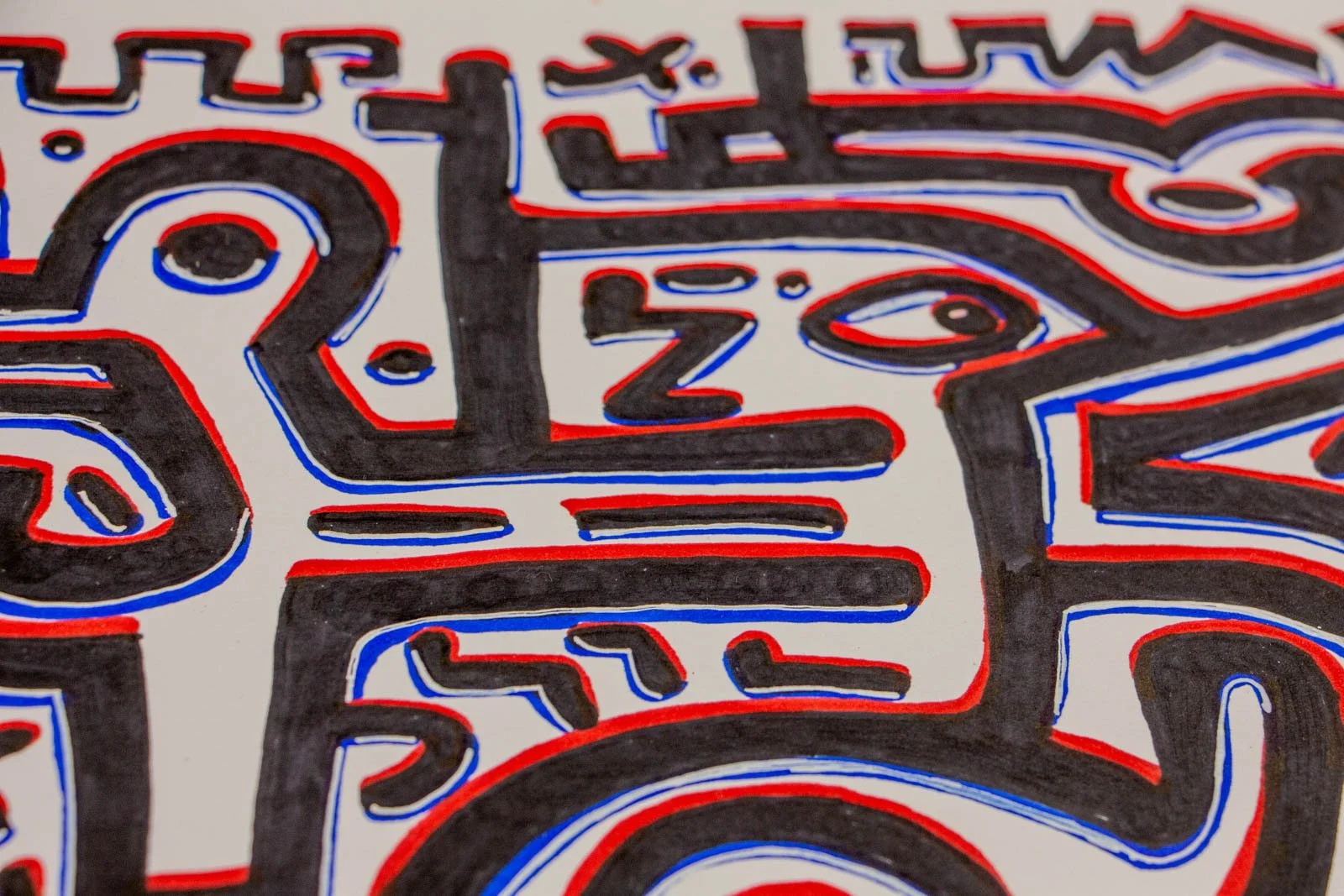 Flux Impromptu 002 detail: brow zone, crenellated crown, side eye, and stepped bars; hooked lines pulse with twin outlines