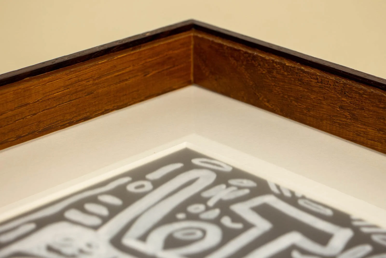 Metamorphic Entwining 001 frame: close grain figure in cherry finish with crisp wengé inlay line