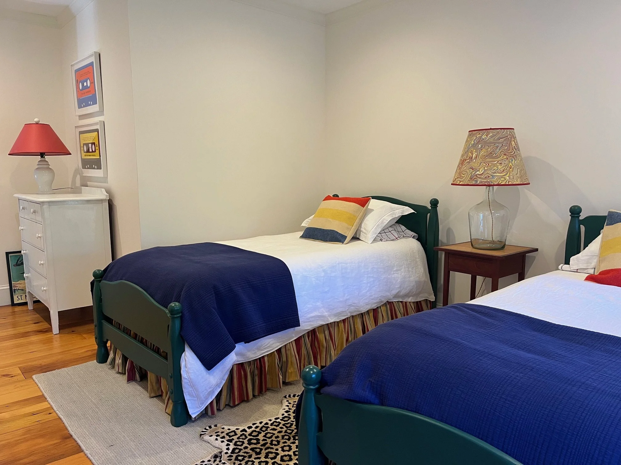 oldoak_twin_bed2.jpeg