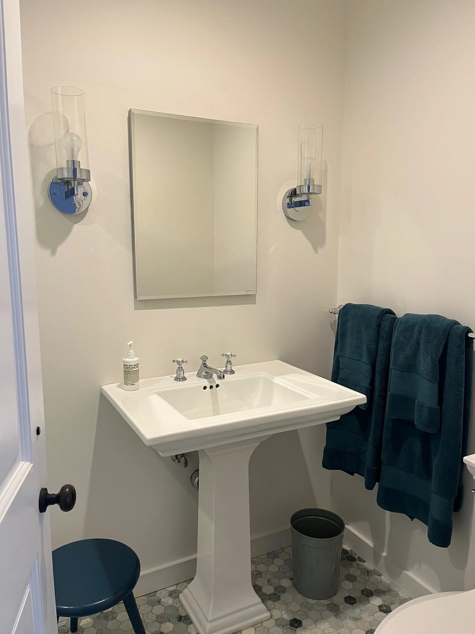 oldoak_bath2.jpeg