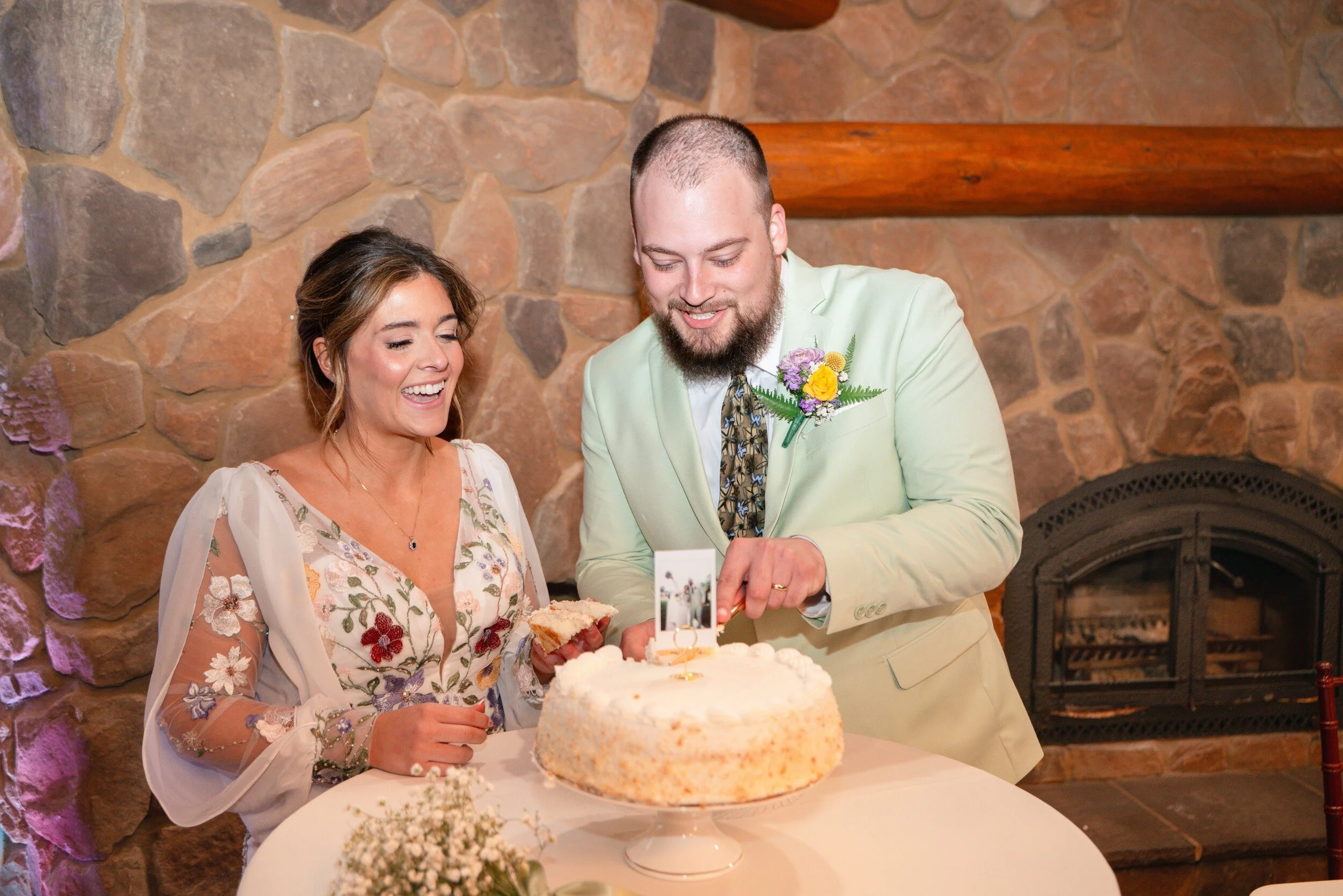 Spring wedding at Wildflower Estate in Gibsonburg, Ohio coordinated by Ann Neely Events.