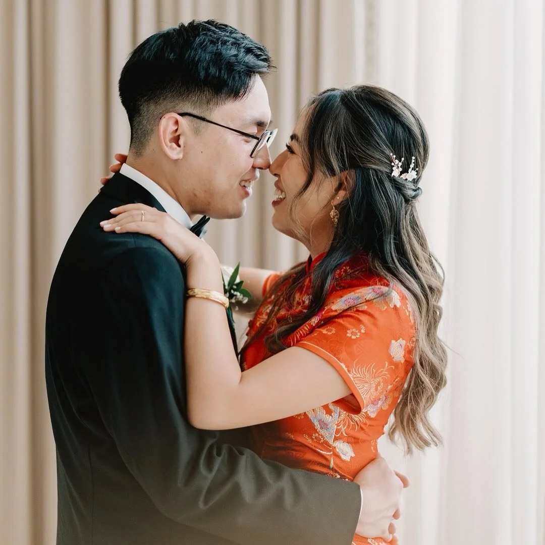 honouring traditions, celebrating love. ❤️
grateful to be part of this beautiful Chinese tea ceremony, where every sip tells a story of family, respect, and unity.
⠀⠀⠀⠀⠀⠀⠀⠀⠀
jodi + daniel 
⠀⠀⠀⠀⠀⠀⠀⠀⠀
@cristina_velasco_photography