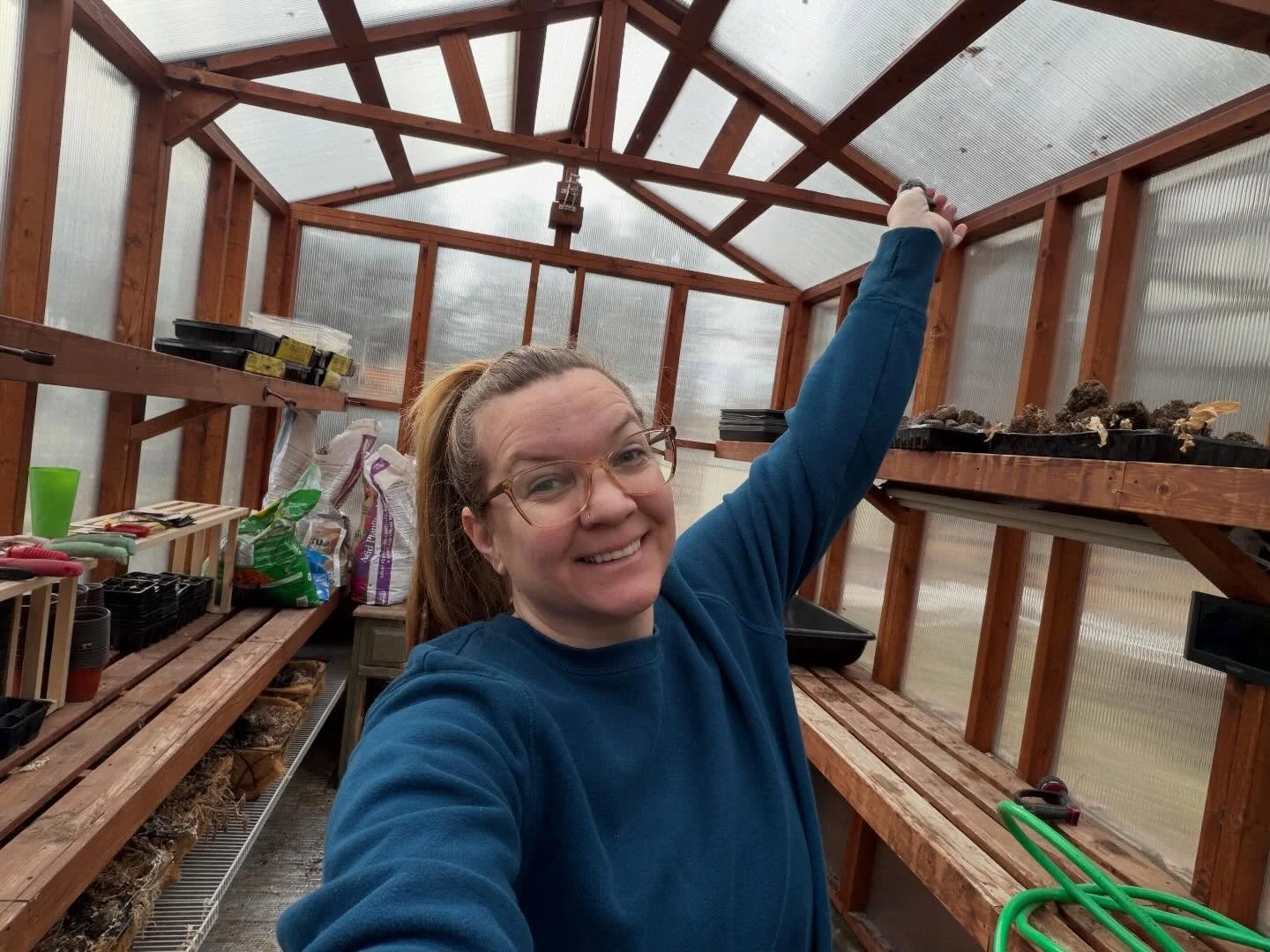 Cleaned the greenhouse and ready to get planting! Can&rsquo;t wait for Spring! Check out my YouTube video (I&rsquo;m learning to edit videos, its an art I definitely haven&rsquo;t mastered lol) #greenhouse #art #videos #spring #seedstartingisanart