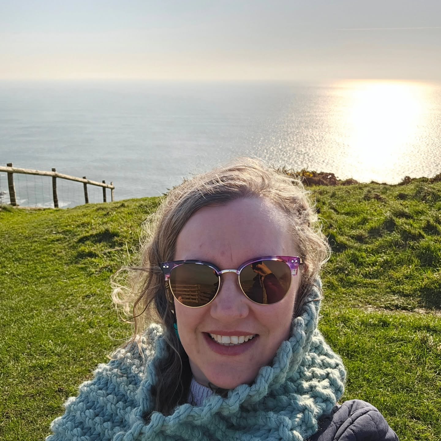 Popped out for a walk with the family today, my new scarf got an outing because although the sun was out the wind was chilly! 

It was also a great opportunity to be mindful - using all our senses to really be in the moment. 

It also serves as a rem