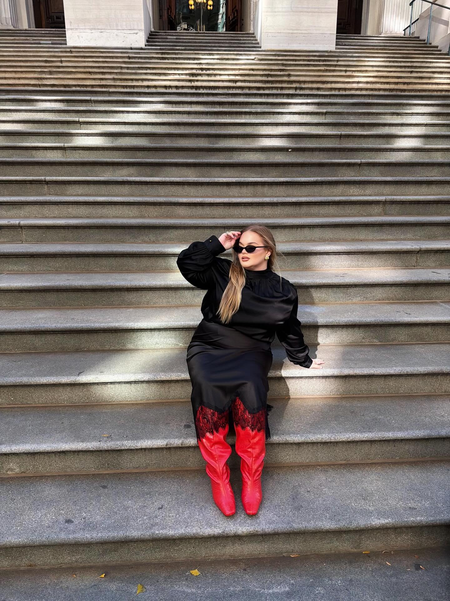 @thekatiebradshaw x @baacalofficial  holiday edit, part i. 

for my work with @baacalofficial on brand strategy- i really wanted authentic voices, who truly love and see the work of @baacalofficial to help us champion the brands primary message: curv