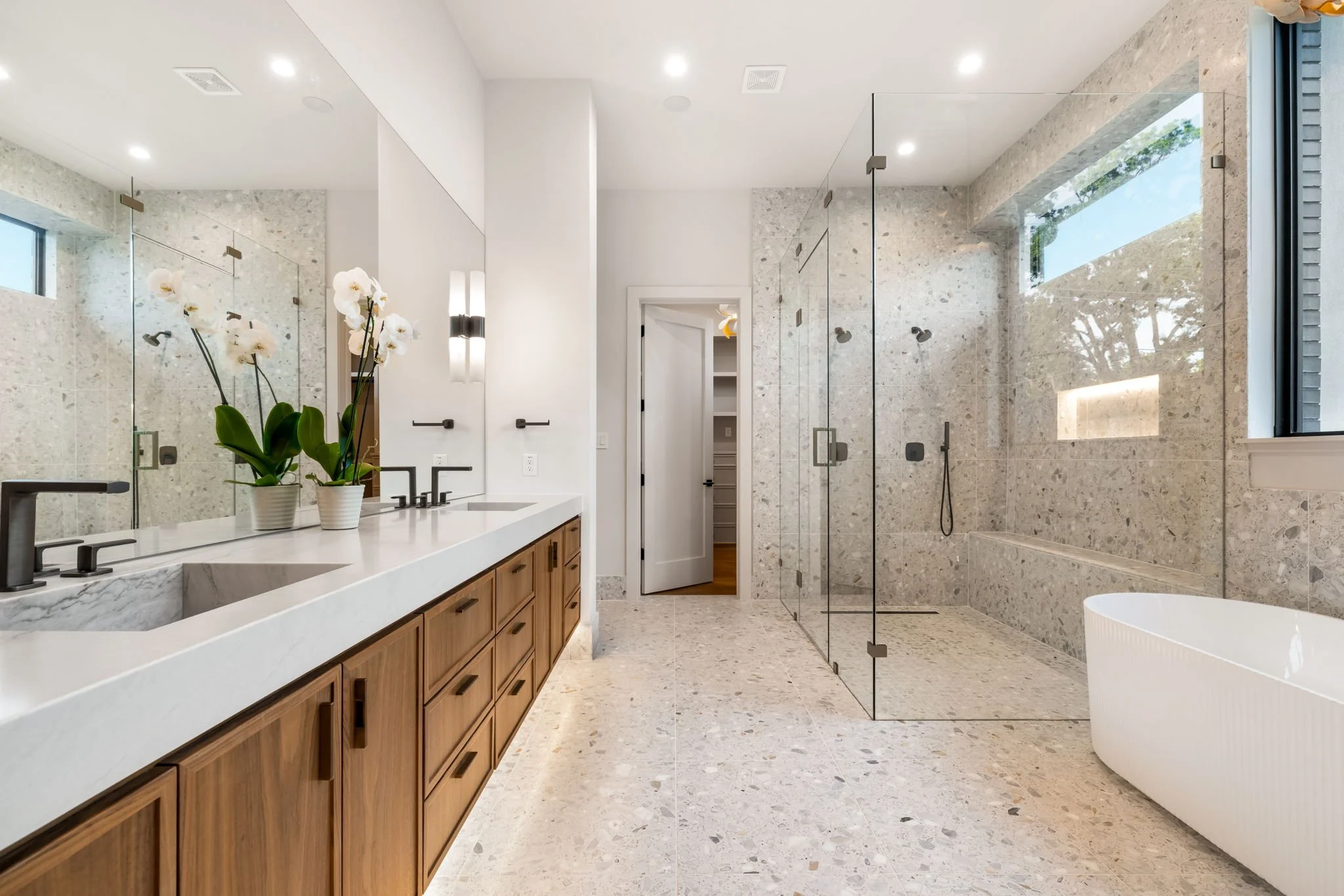 34-web-or-mls-4242 Reamur -34.jpg