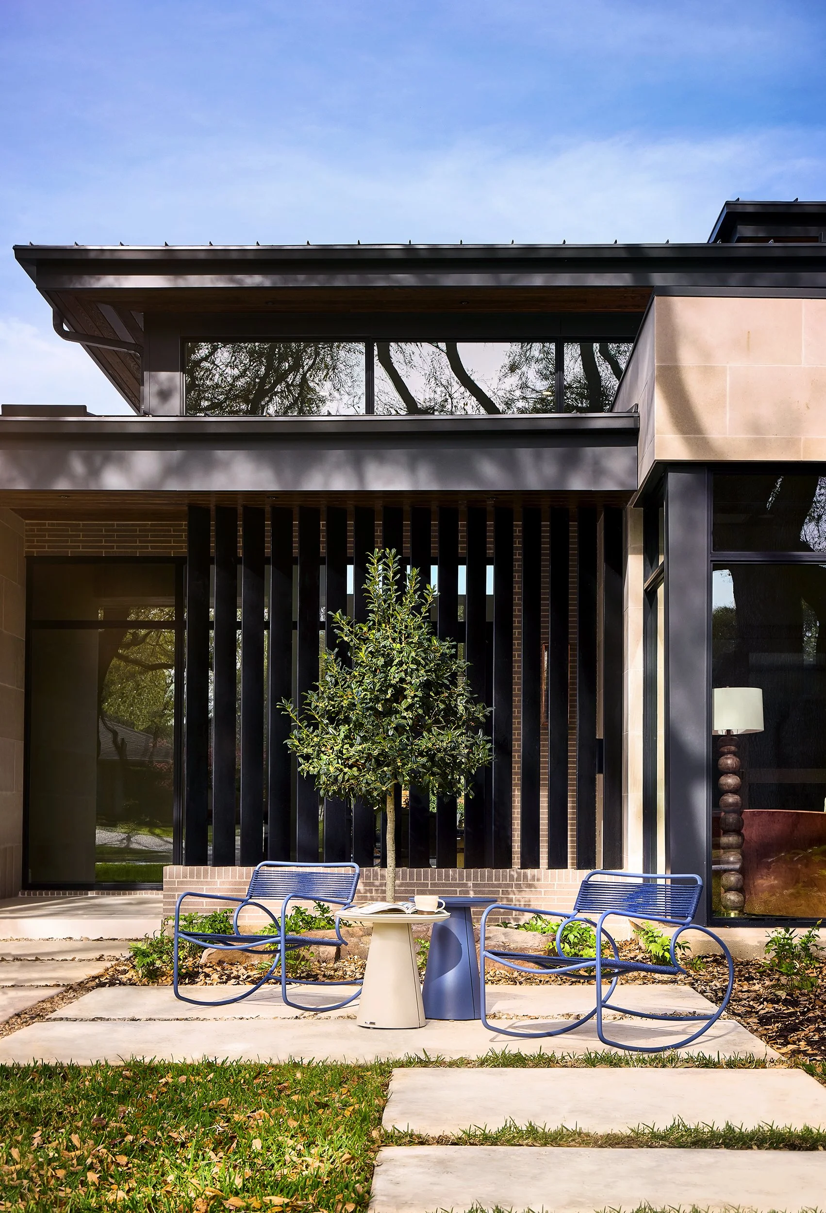 WalterLamb_Lifestyle_03 2.jpg