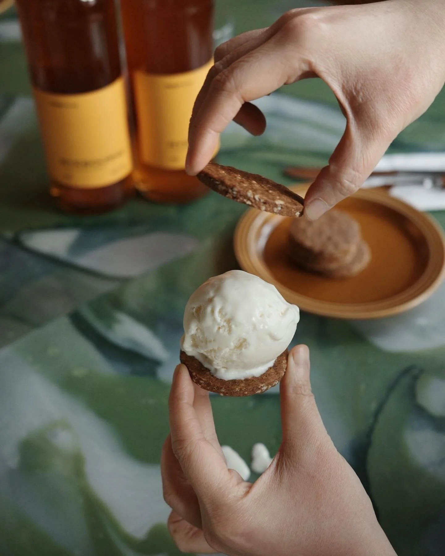 Ryebourne whiskey and brown sugar shortbread ice cream sandwiches for our Burns Weekend collaboration with @ftjspa and @ryebourne
Open from 12-2:30 for Saturday and Sunday lunch and 5:30-10:00 for Saturday dinner. 

Come indulge with us in some Scott