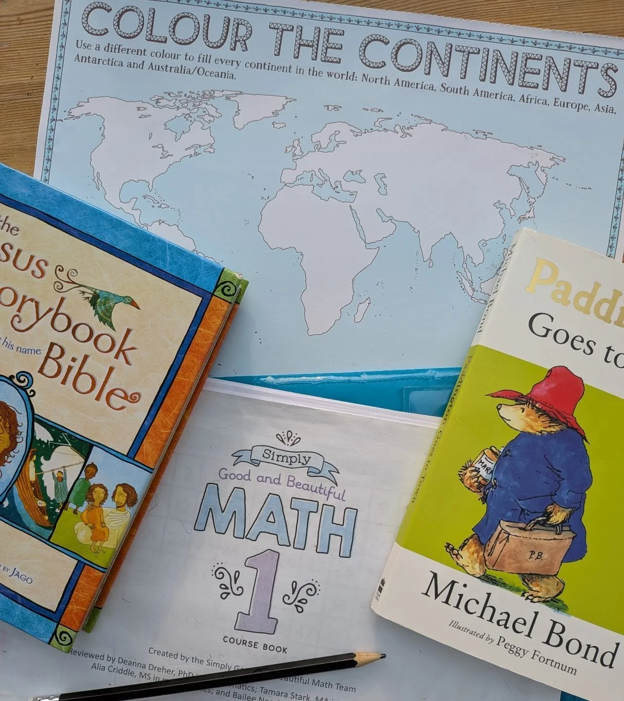 Monday morning setup! 🌸
I'm finding it works really well to get started at breakfast time whilst the littlest one is happy and trapped in his highchair 🤣 Who knew maths and porridge is a great combination?! 🥰

#shinebrightlearning  #thegoodandtheb
