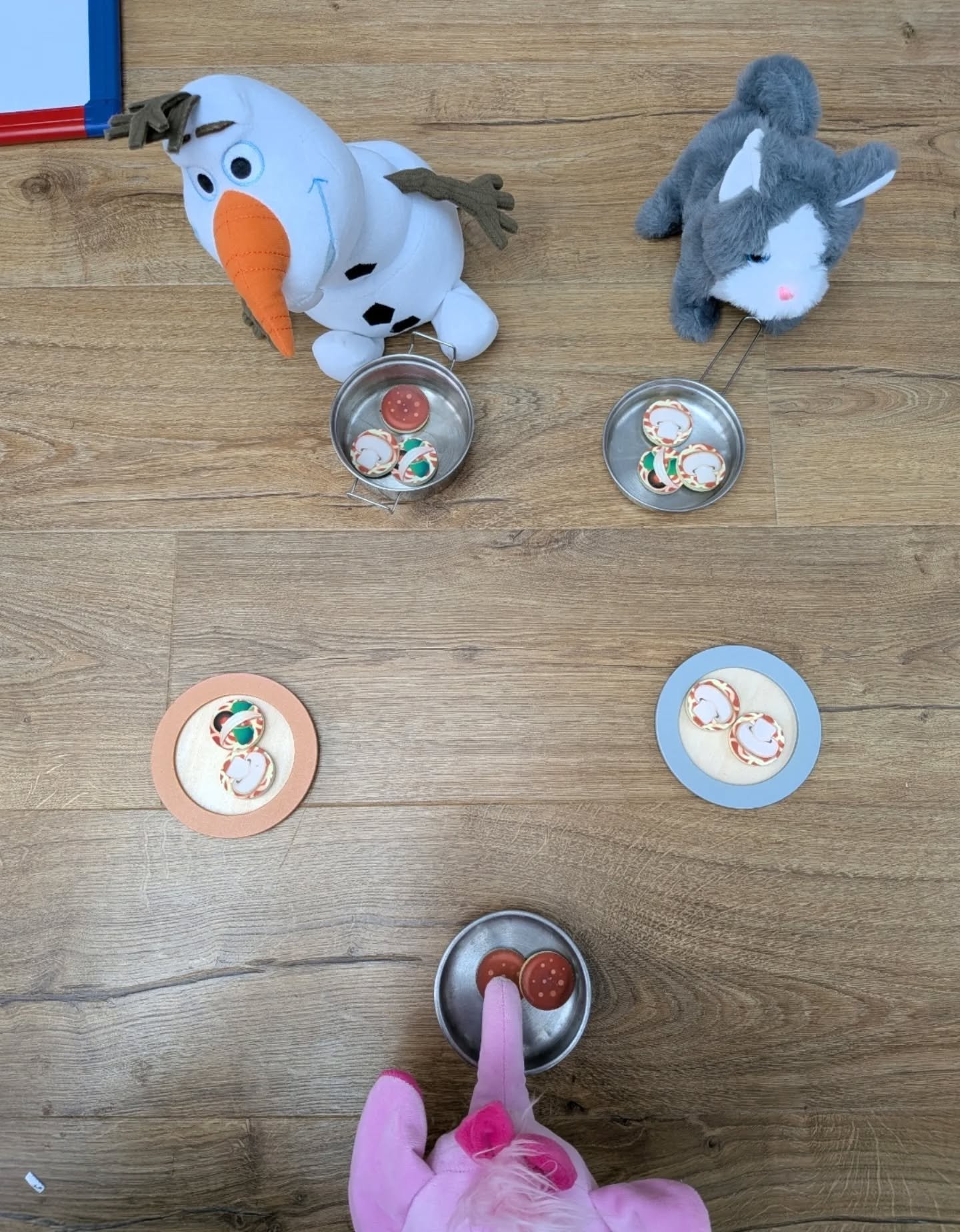 Maths that feels like play is always a win 🙌 🥰

Also...can you tell we've been noticing brackets in our reading book?! 

#shinebrightlearning  #primarymaths  #learningthroughplay  #primaryeducation