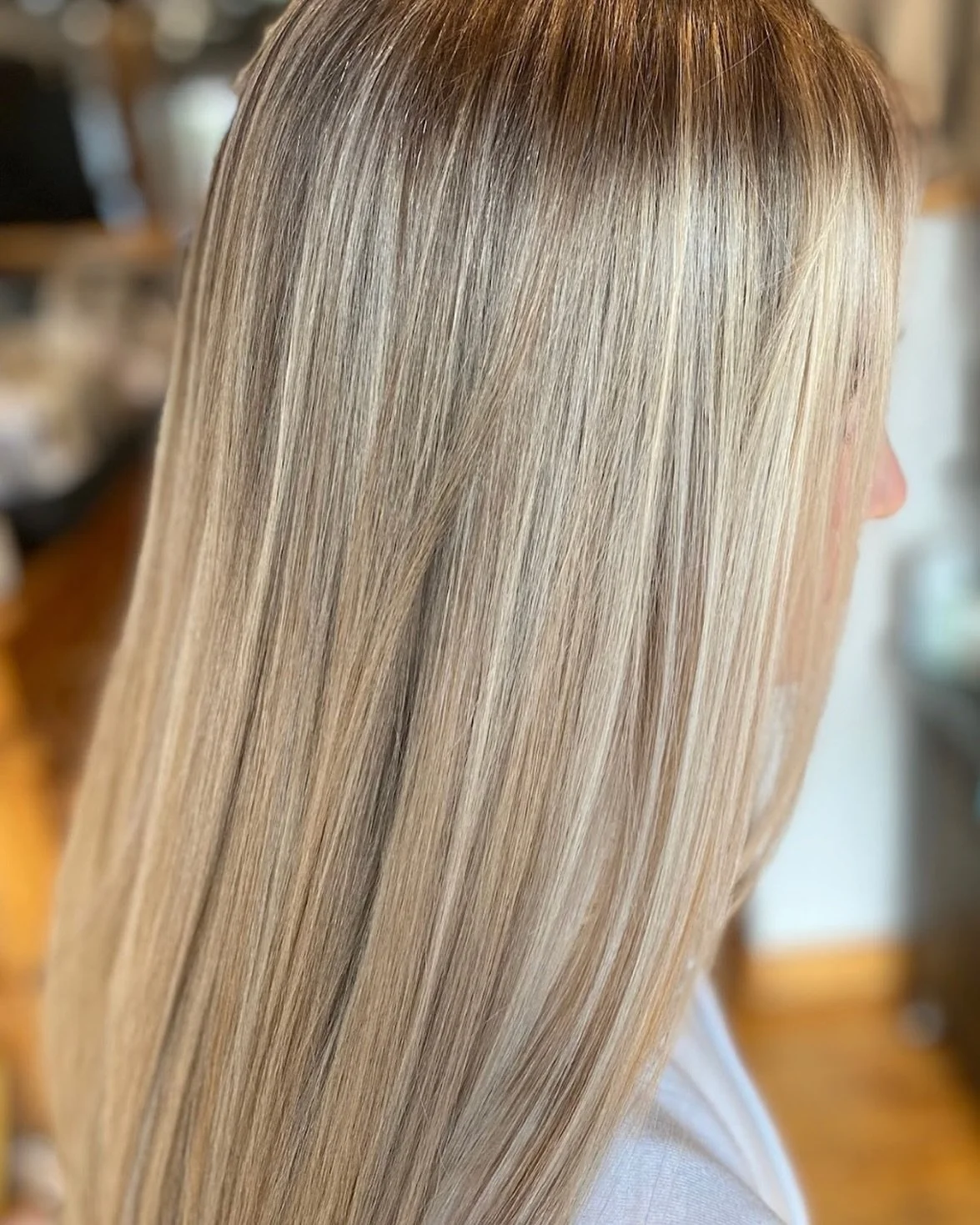 Blonde so bright, you&rsquo;ll need sunglasses to look at it 😎

#brightblonde #blondeinspo #blondehair #blondebombshell #oregonhairstylist #oregonhair #hairsalon