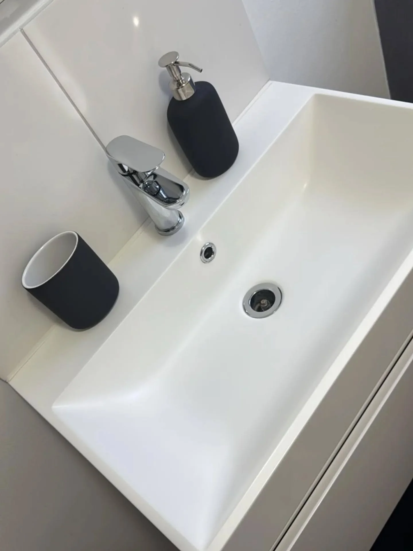 Bathrooms are often where guests decide the standard of a property.

If it isn't right , everything else will feel off.

That's why we make sure we focus on presentation , the smallest details, not just cleaning.