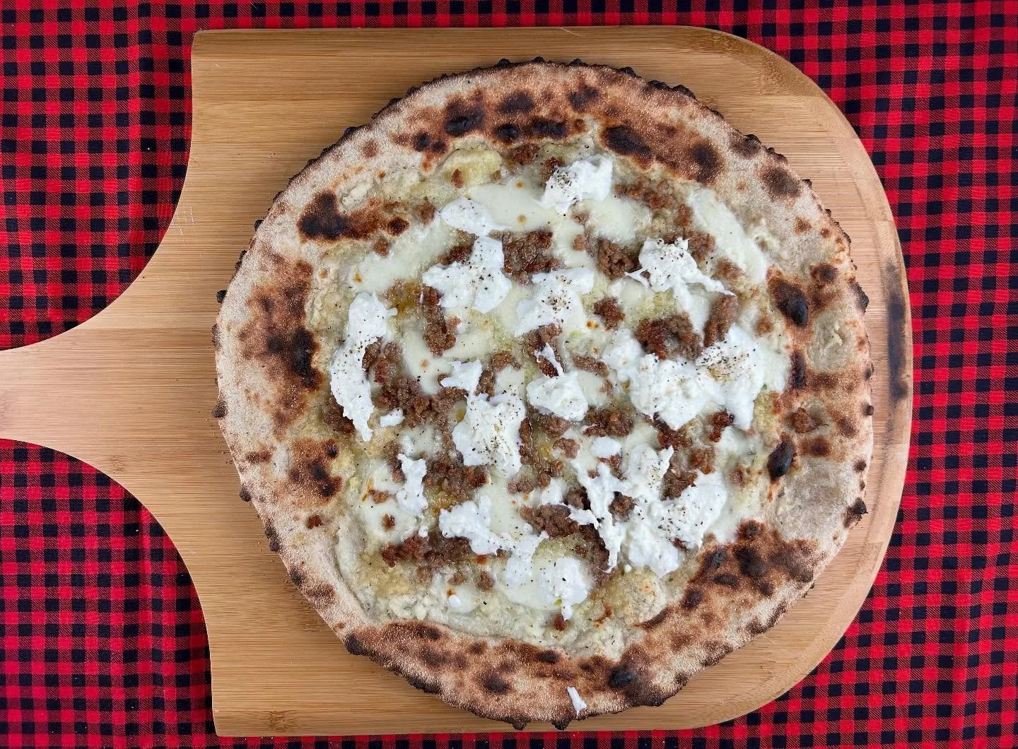 🍾🥳Happy New Year!! 🍾💥
We will resume our normal biweekly schedule for pop ups starting in the next couple weeks. We have spent this downtime planning, workshopping, and testing recipes so that in 2025 we can make more delicious pizzas and get out